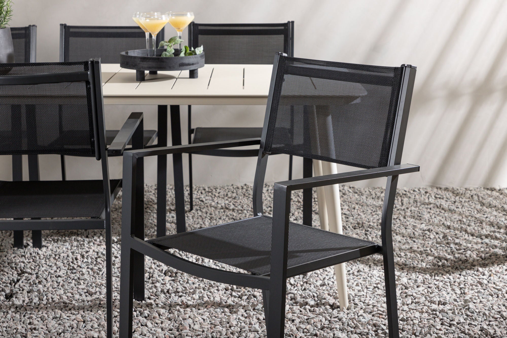 Venture Home Lina spisebord - Beige - 200*90 _1+ Copacabana Stacking stol - Black/Black _6