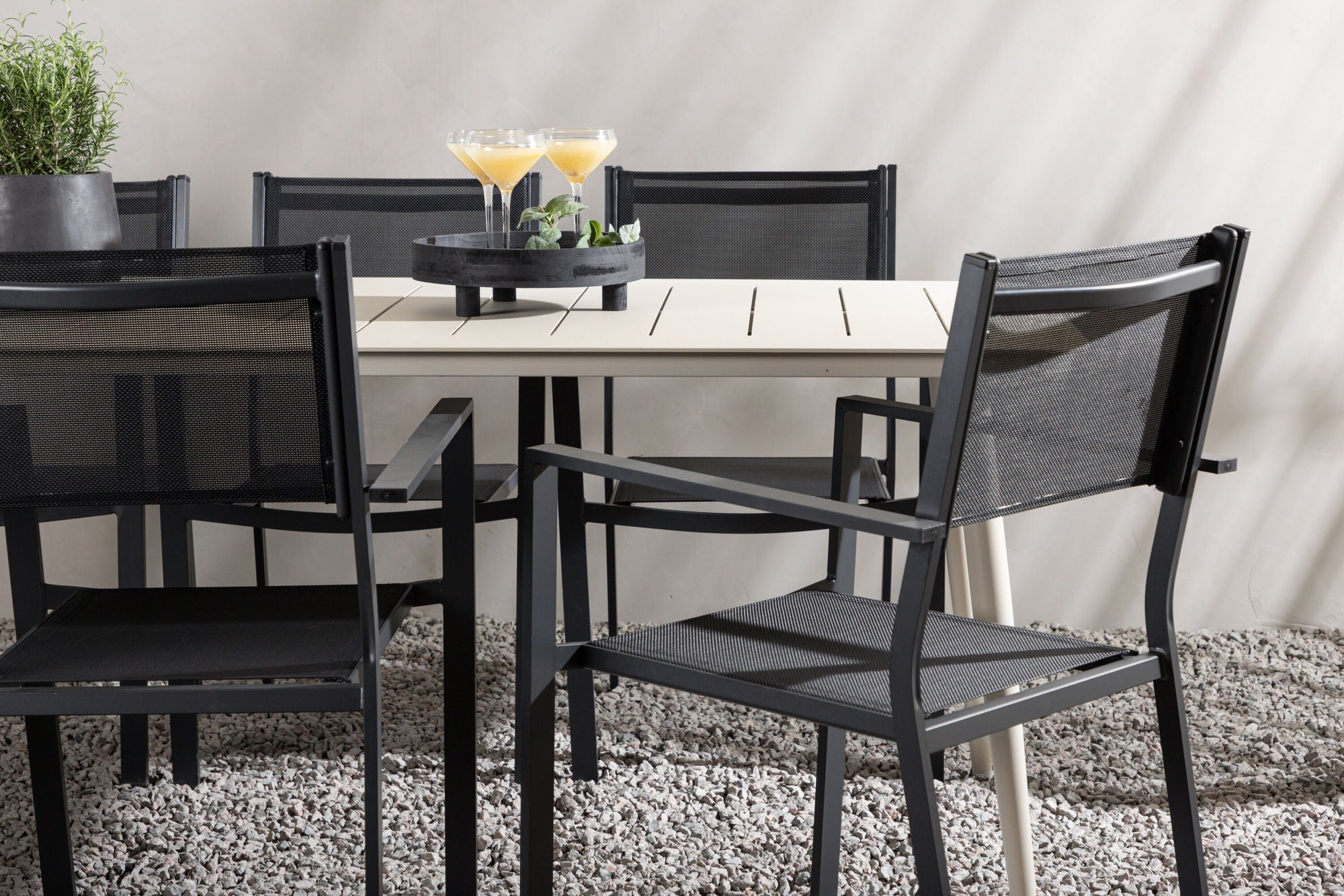 Venture Home Lina spisebord - Beige - 200*90 _1+ Copacabana Stacking stol - Black/Black _6