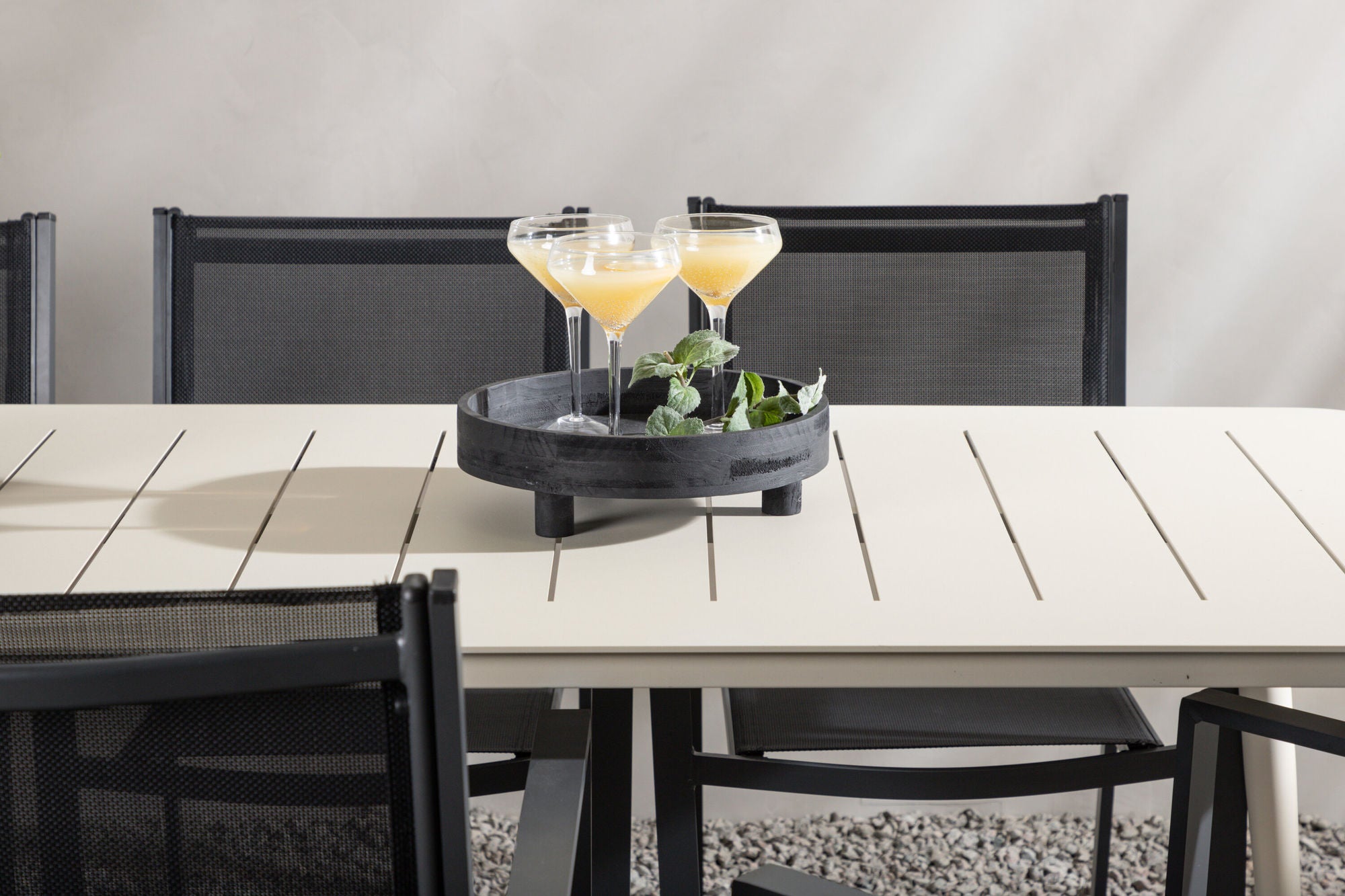 Venture Home Lina spisebord - Beige - 200*90 _1+ Copacabana Stacking stol - Black/Black _6