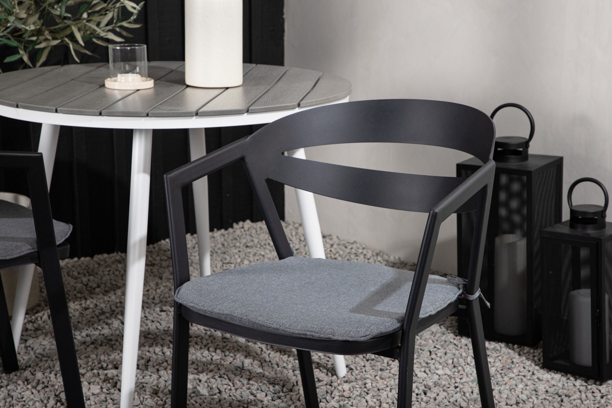 Venture Home Break - spisebord rund- White / Grey - Alu / Aintwood - 90ø _1+ Slit - Spisebordsstol inc Cushion- Black /Grey - Aluminium - _2