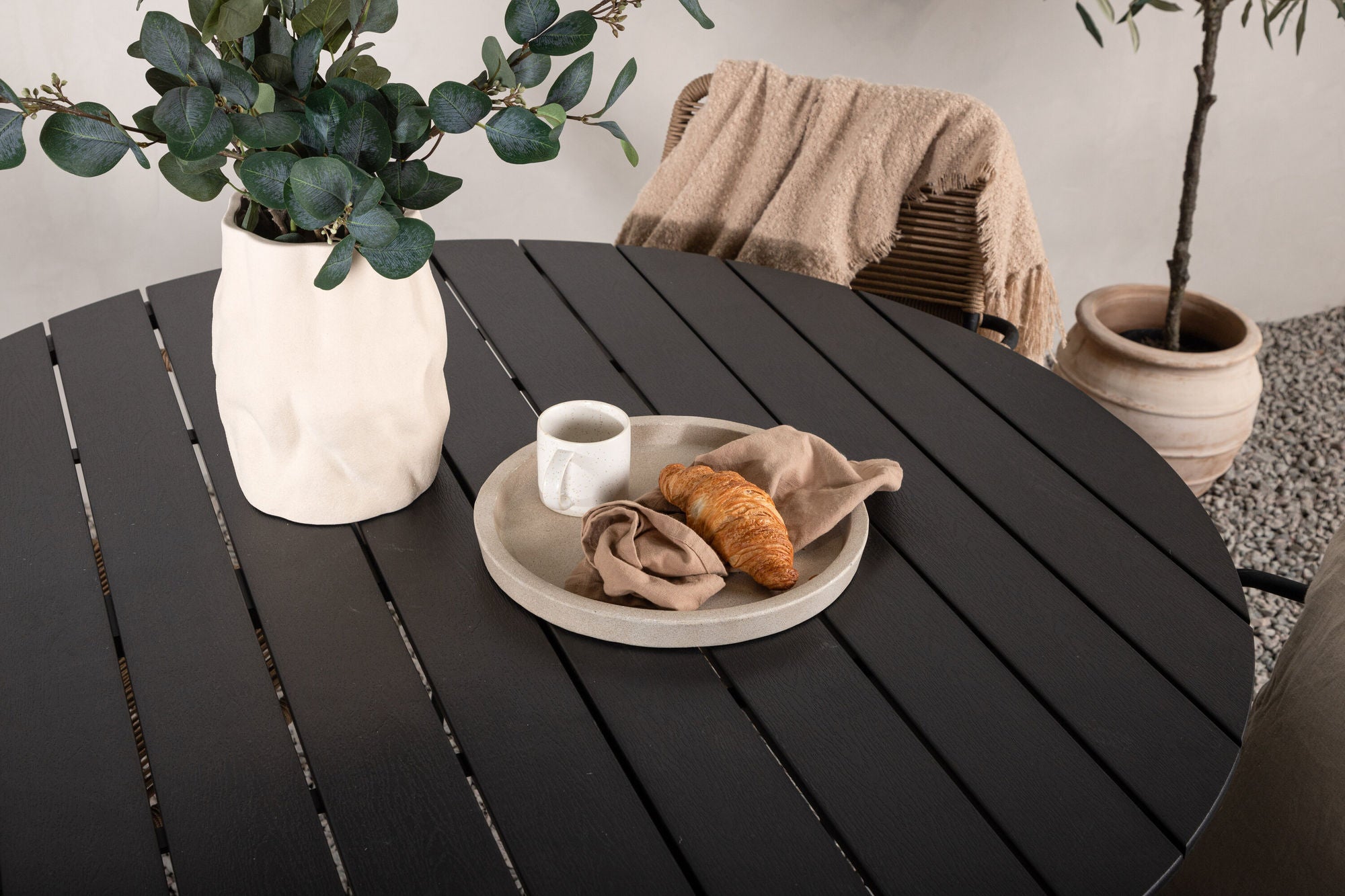Venture Home Break - spisebord rund- Black / Black - Alu / Aintwood - 120ø _1+ Lindos - Armchair - Black Alu / Latte Rope _4