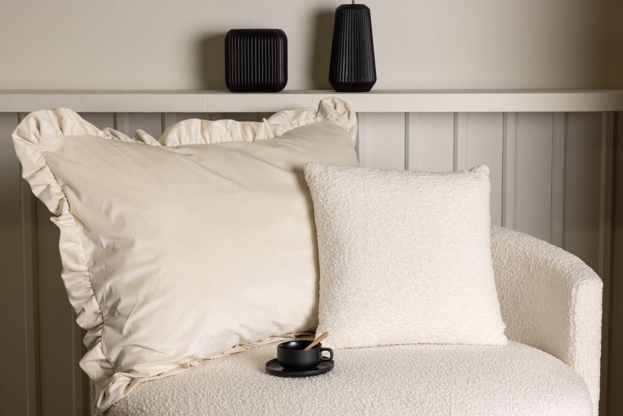 Venture Home Hailey Cushion Cover Poly Velvet - White 70x100