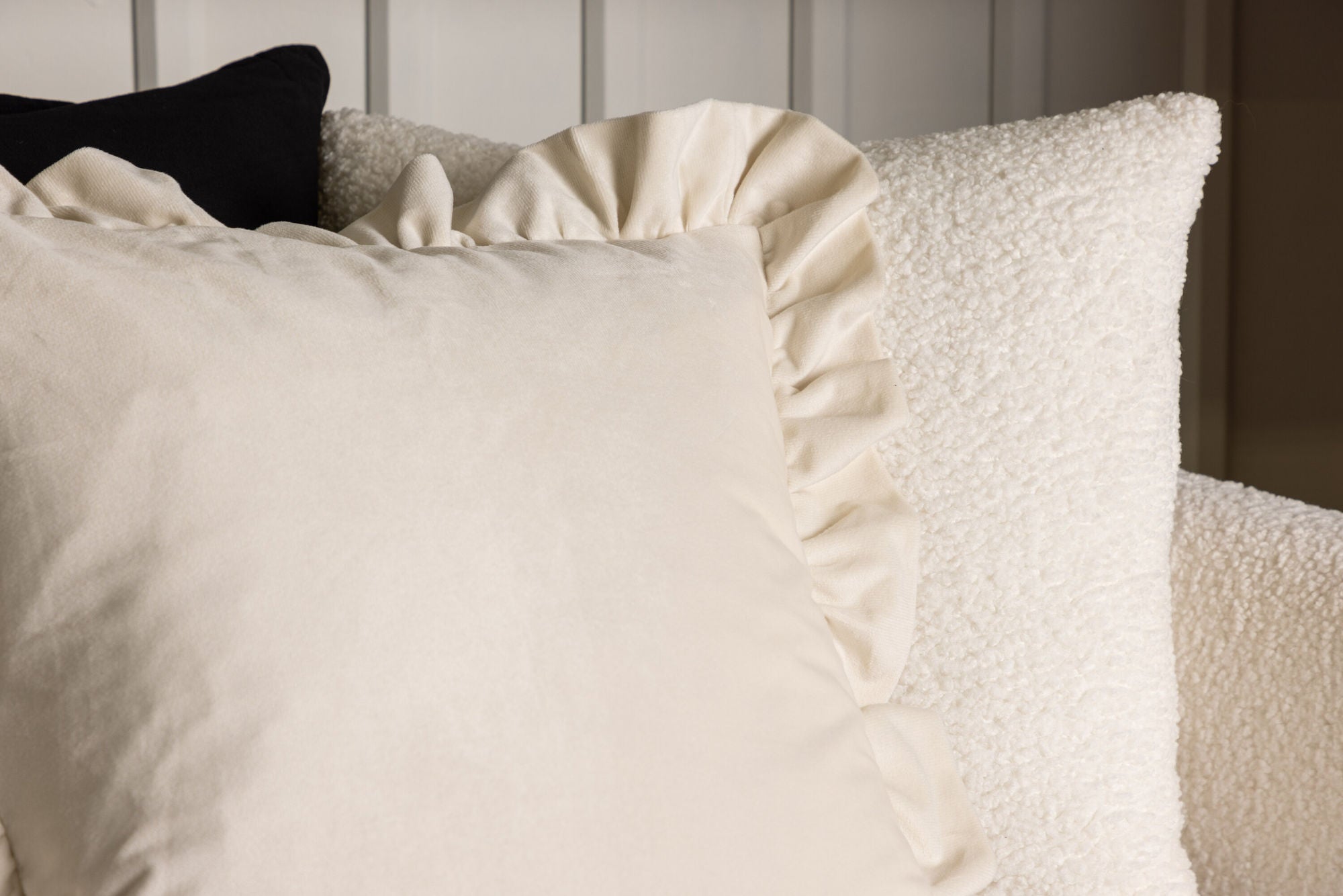 Venture Home Hailey Cushion Cover Poly Velvet - White 50x50