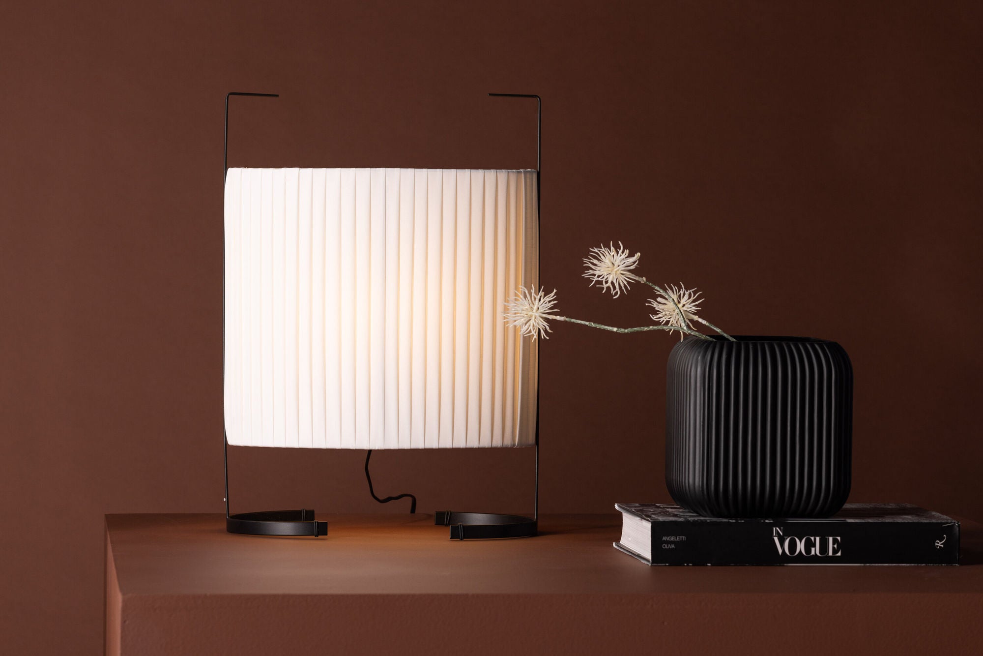 Venture Home Rennes - Small Floor lampe - Black / White fabric