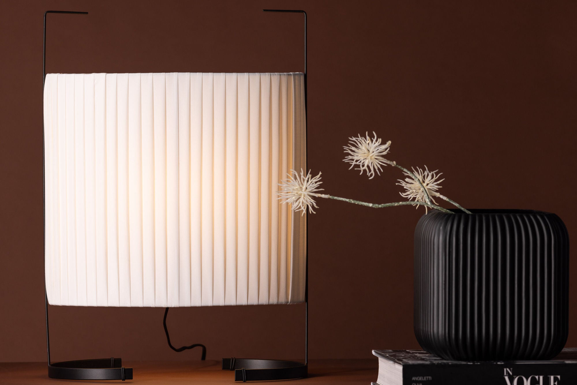 Venture Home Rennes - Small Floor lampe - Black / White fabric
