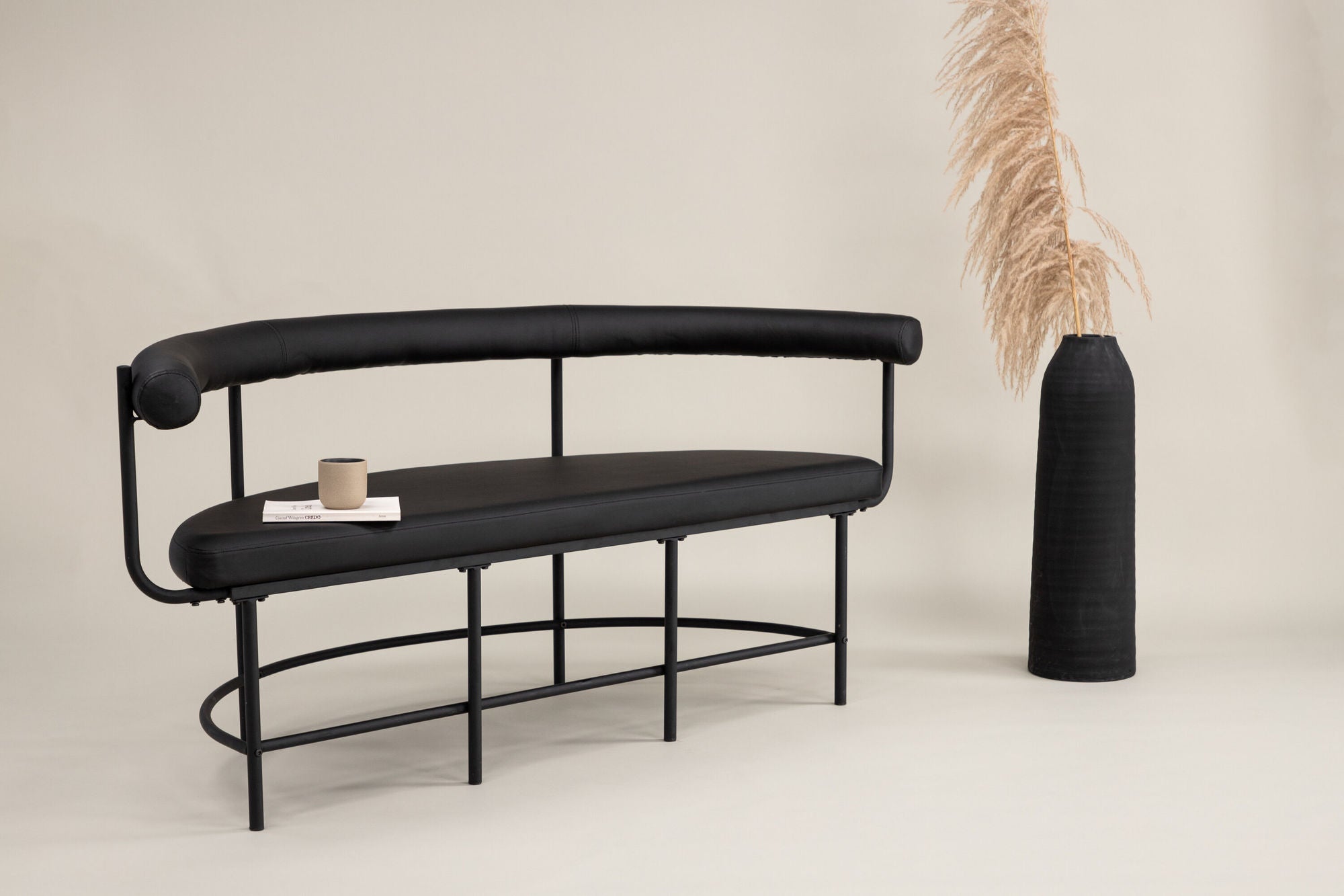Vind Stallhagen x Josefin Lustig - bænk - Black / Black PU