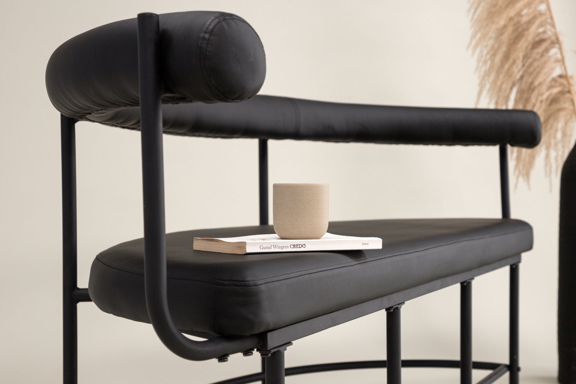 Vind Stallhagen x Josefin Lustig - bænk - Black / Black PU
