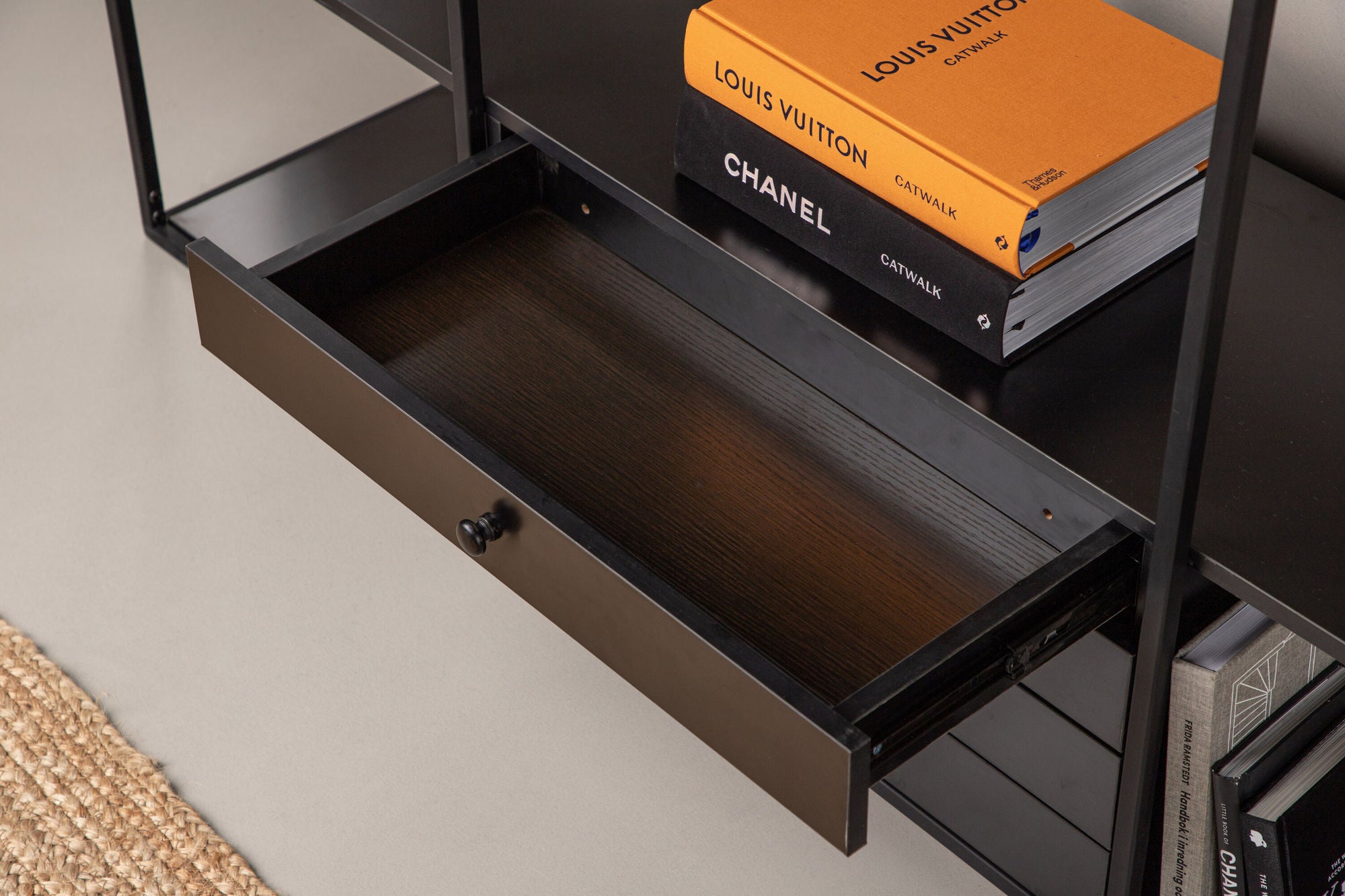 Venture Home Amaraillo skab - Black / Metal / MDF