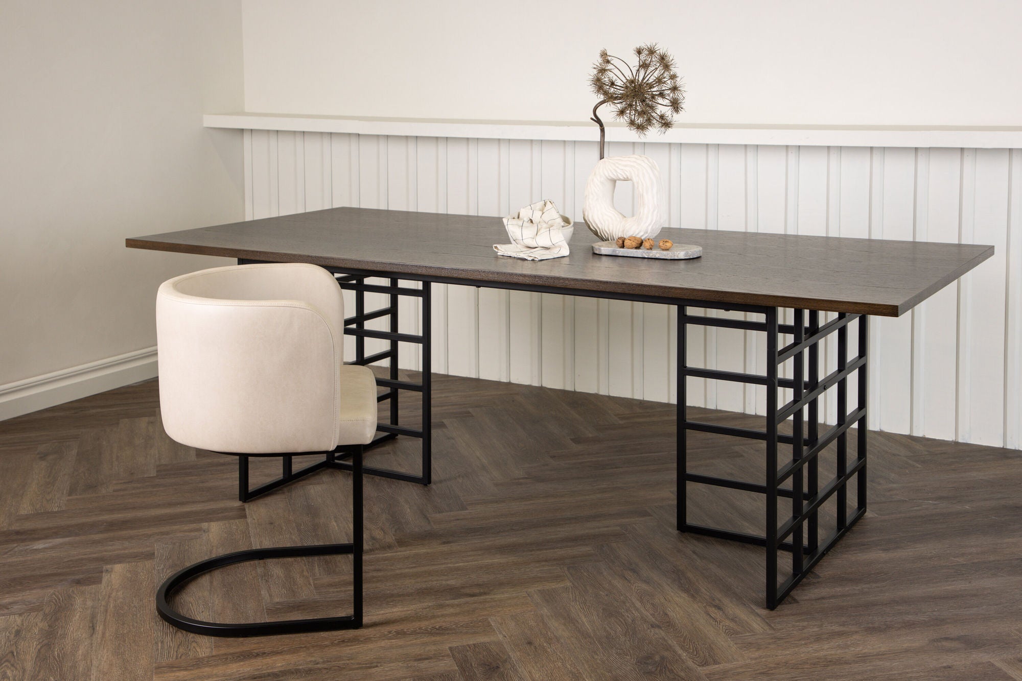 Furniture Fashion Ystad spisebord - Black / Mocca Oak Veneer