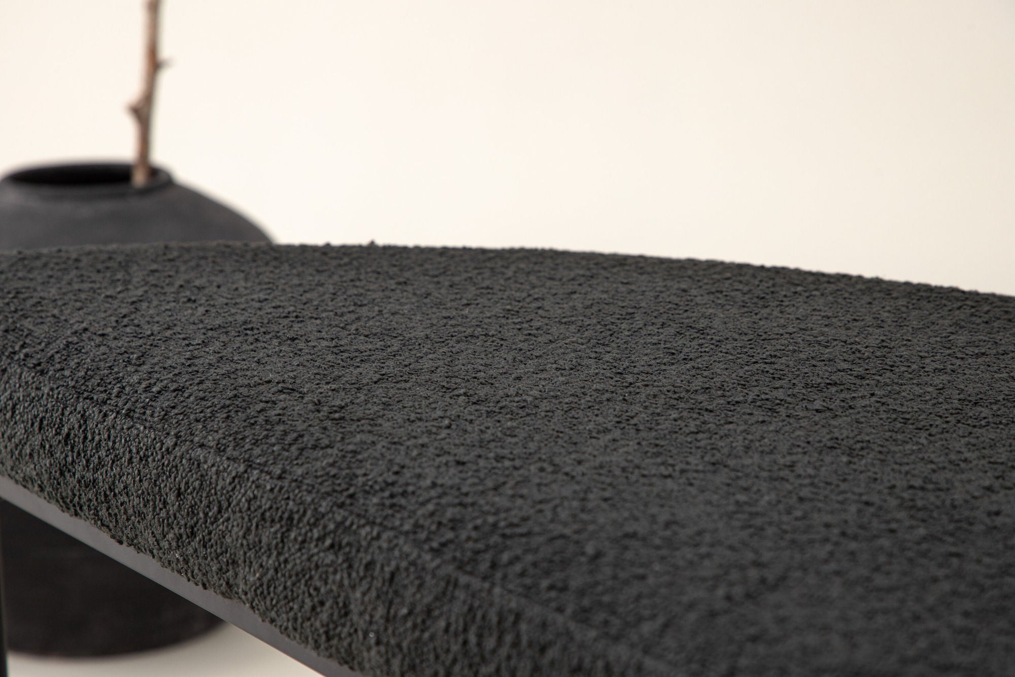 Vind Stallhagen x Josefin Lustig - bænk - Black / Black Boucle