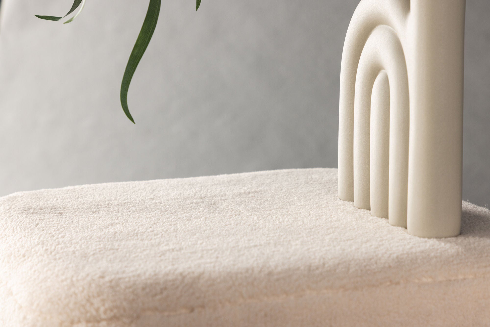 Venture Home Newton Ottoman/Pouf - Silver / Offwhite Fleece