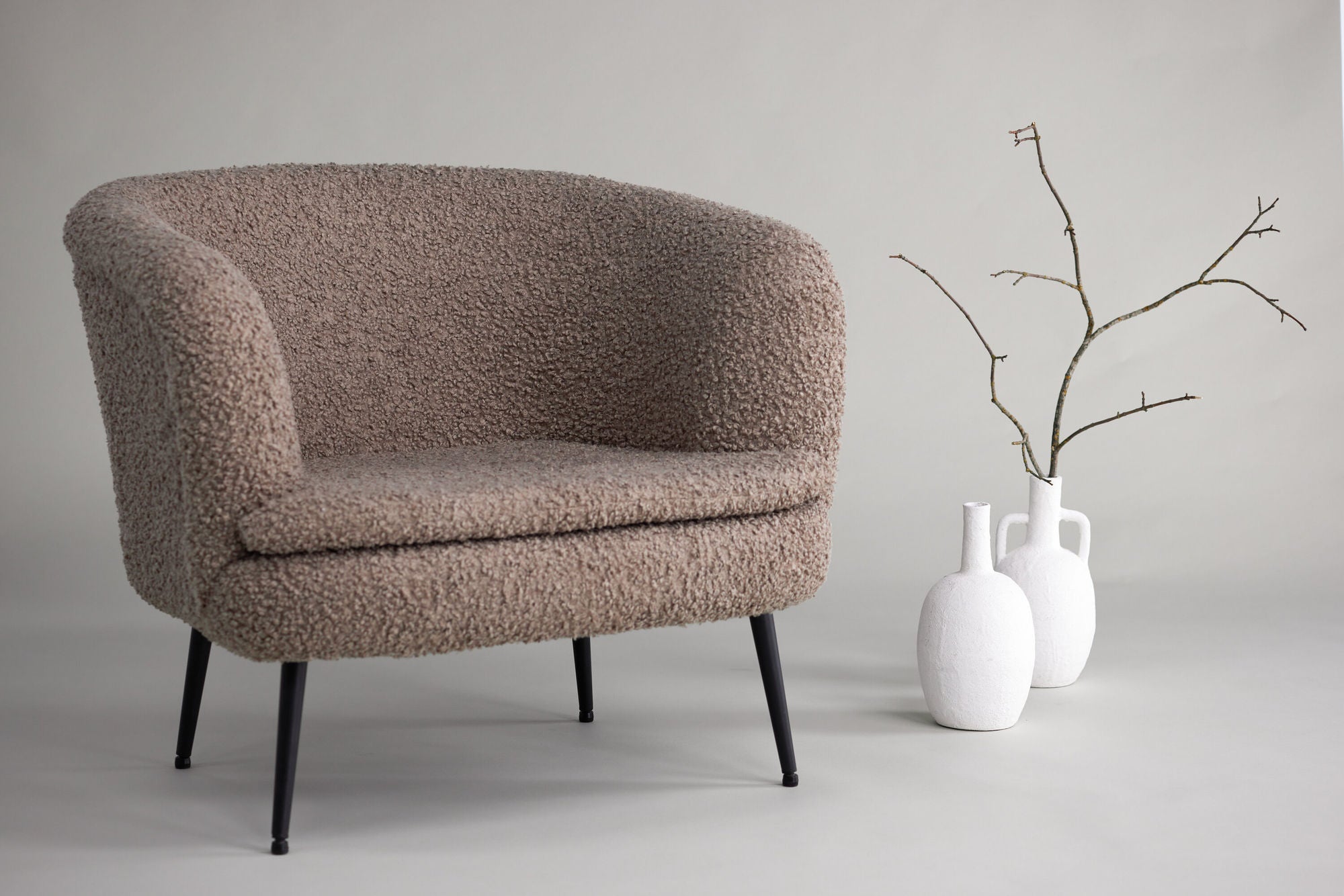 Vind Nordkoster Single Sofa - Matte Black / Dark Beige Teddy