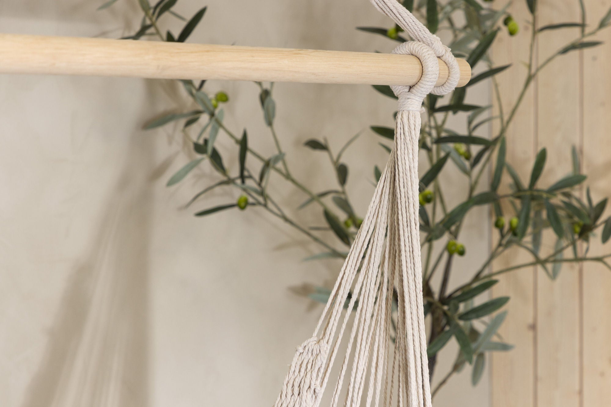 Venture Home Kalino Swing Fabric - Offwhite /