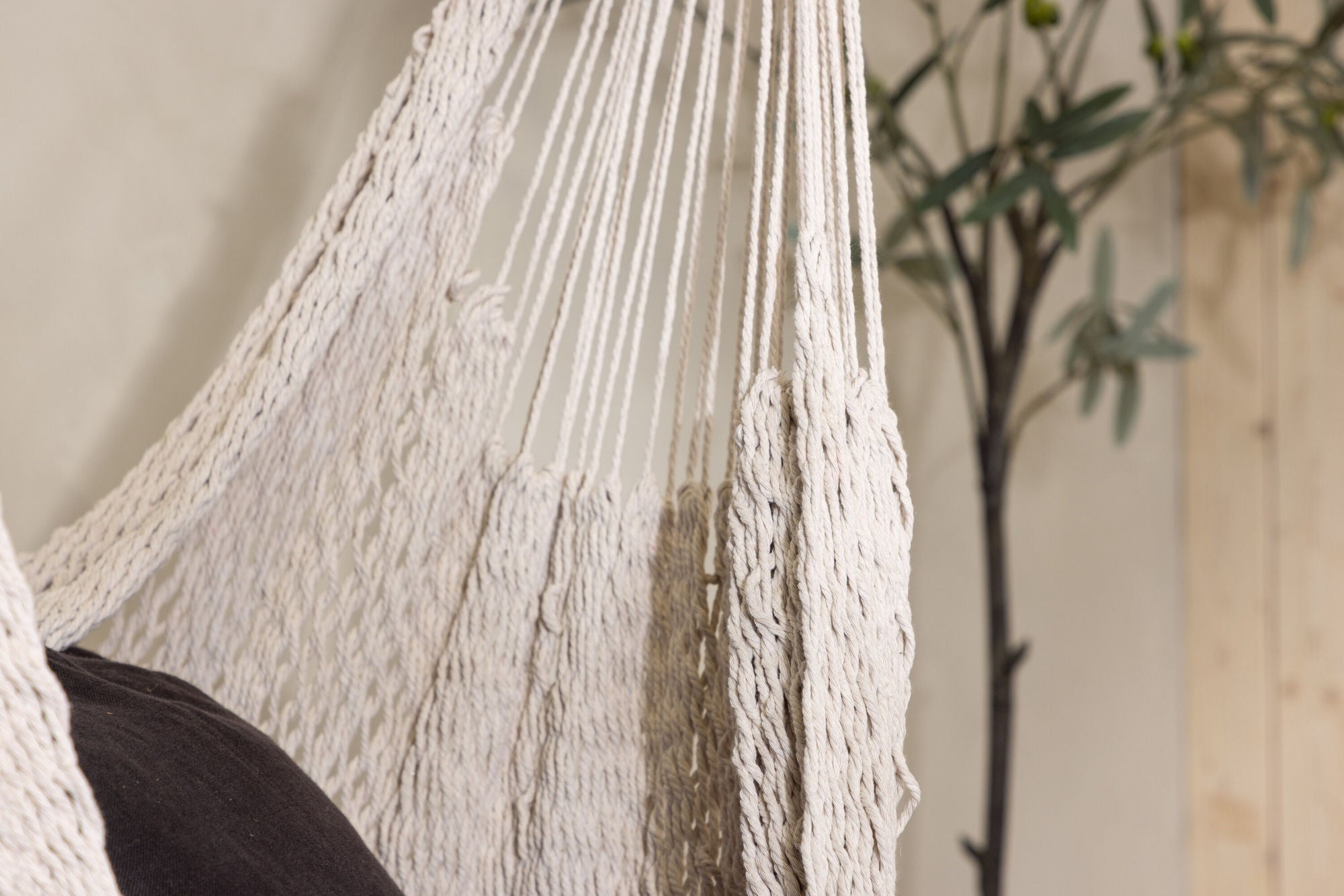 Venture Home Kalino Swing Fabric - Offwhite /
