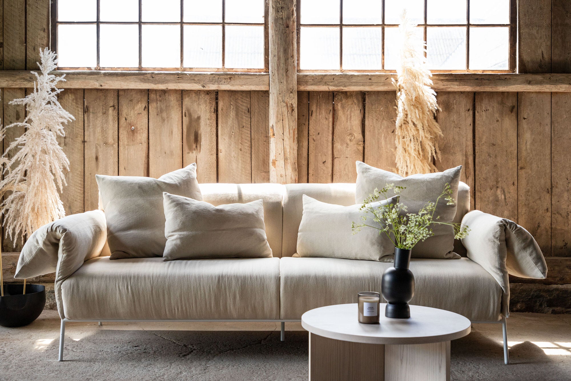 Vind Öckerö Sofa - White / Beige Linen