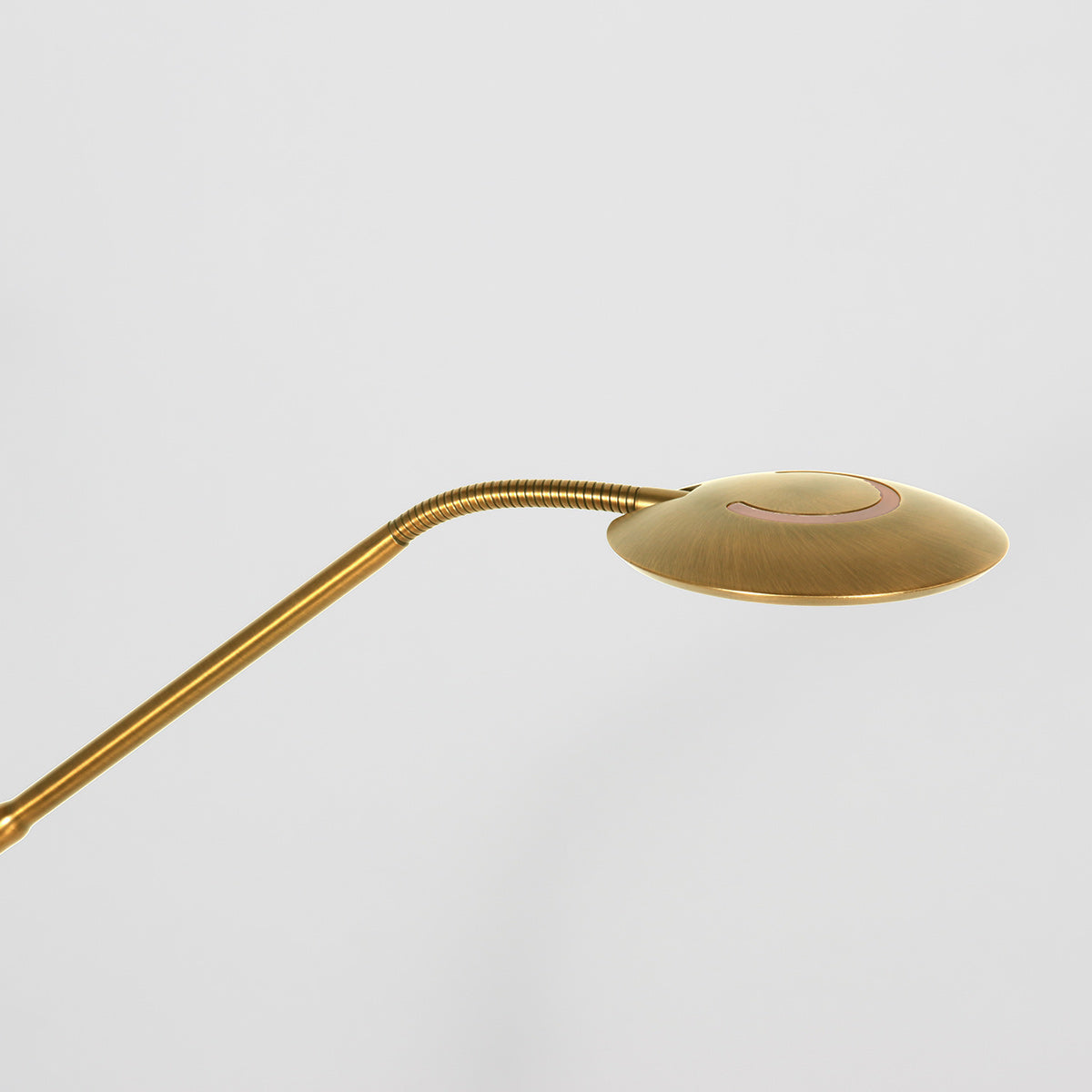 Gulvlampe Zenith 2 med genopladeligt batteri 4398ME børstet messing med fleksibel arm