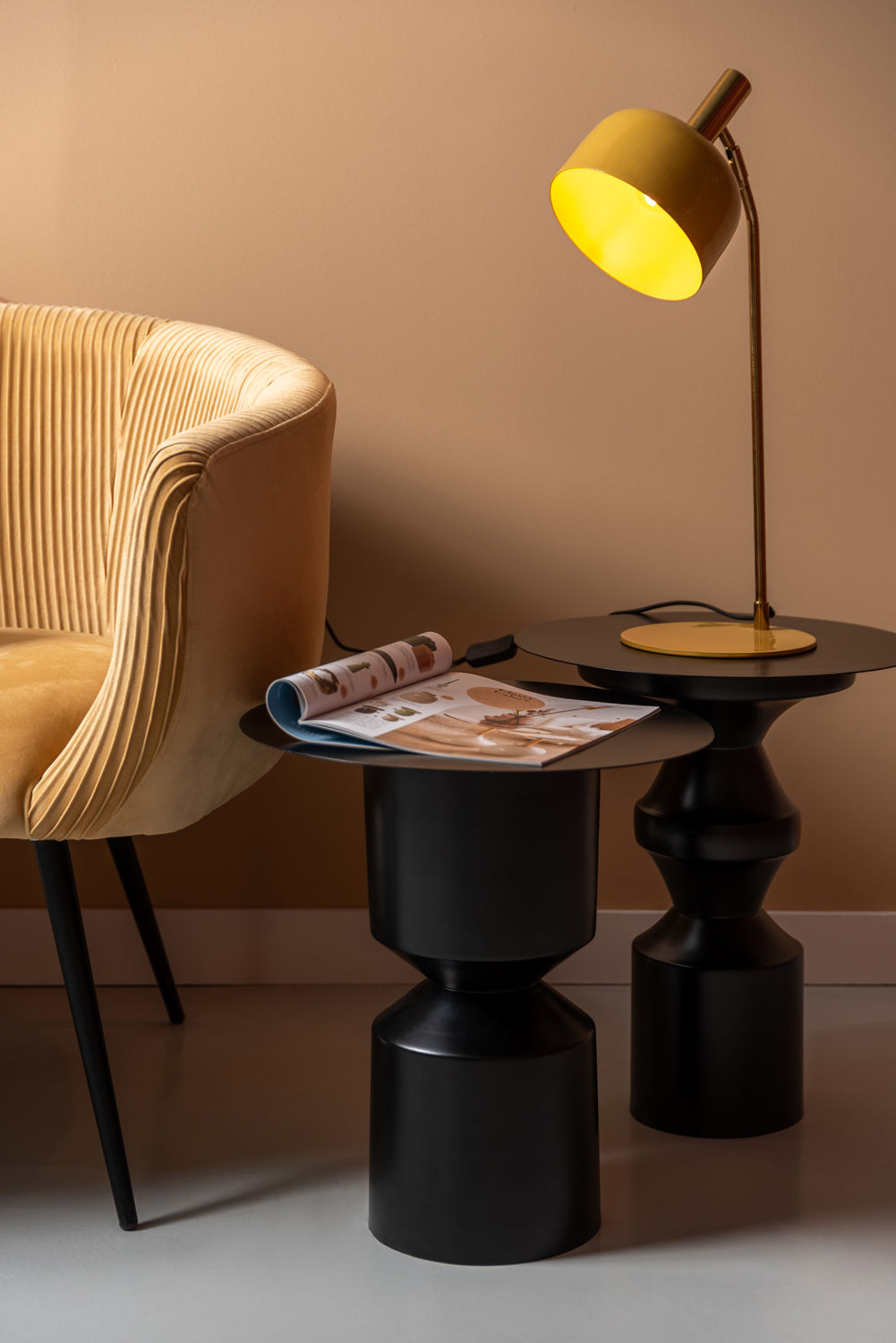 LEITMOTIV Table lamp Smart enamel honey yellow