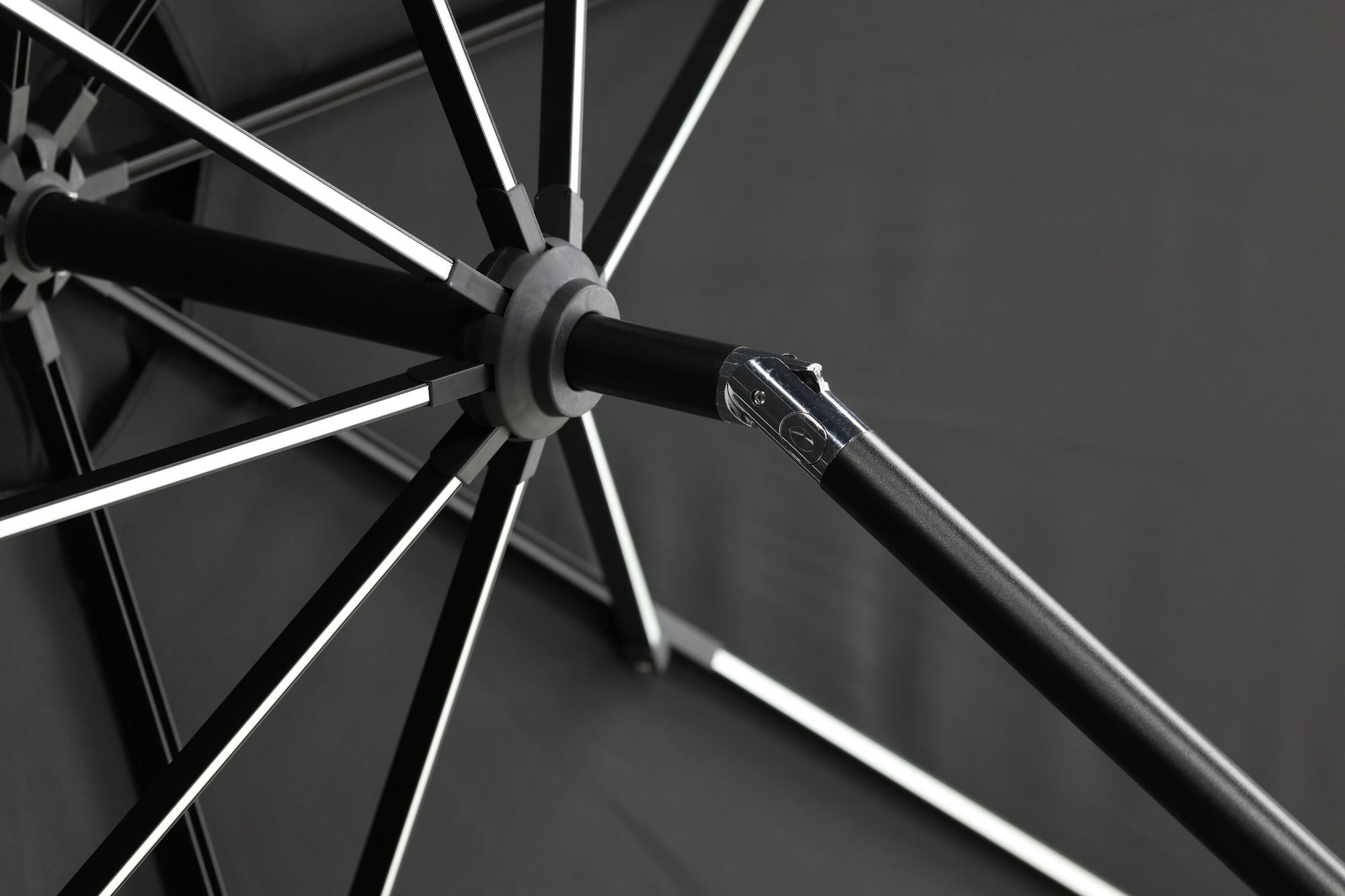 Venture Home Sabal - Umbrella with LED- Black - - 270cm
