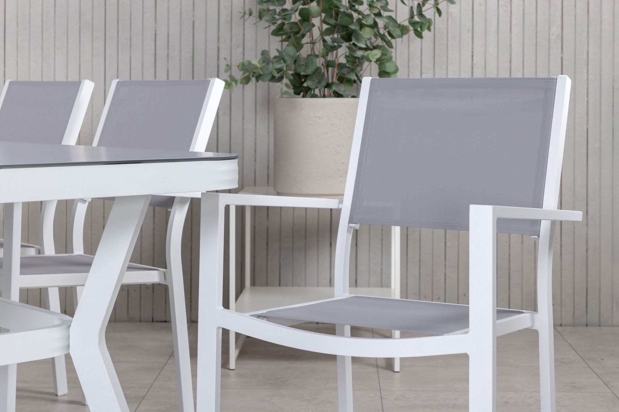 Venture Home Virya spisebord - White Alu / Grey Glass - big bord+Copacabana Stacking stol - White/Grey_6