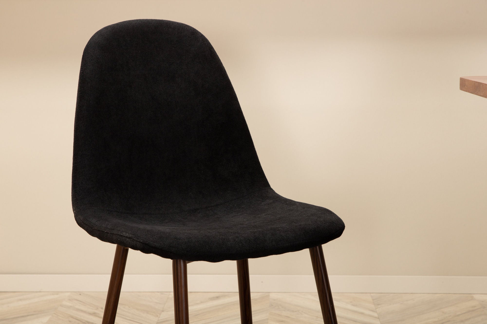 Venture Home Uno spisebord , Black Walnut Veneer+Polar Spisebordsstol , Walnut Legs , Black Fabric_6