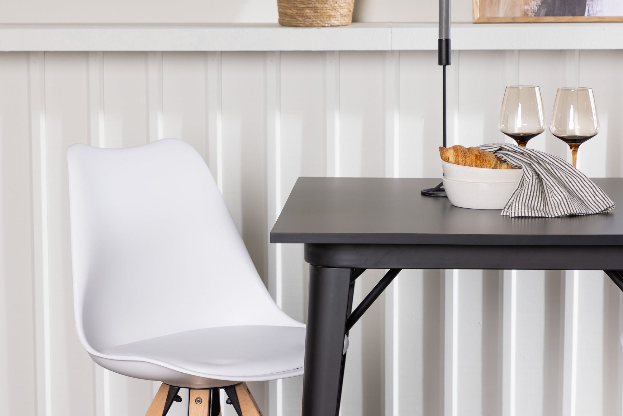 Venture Home Tempe spisebord - Black / Black MDF +Zeno Spisebordsstol - Nature woodlook / White PP _2