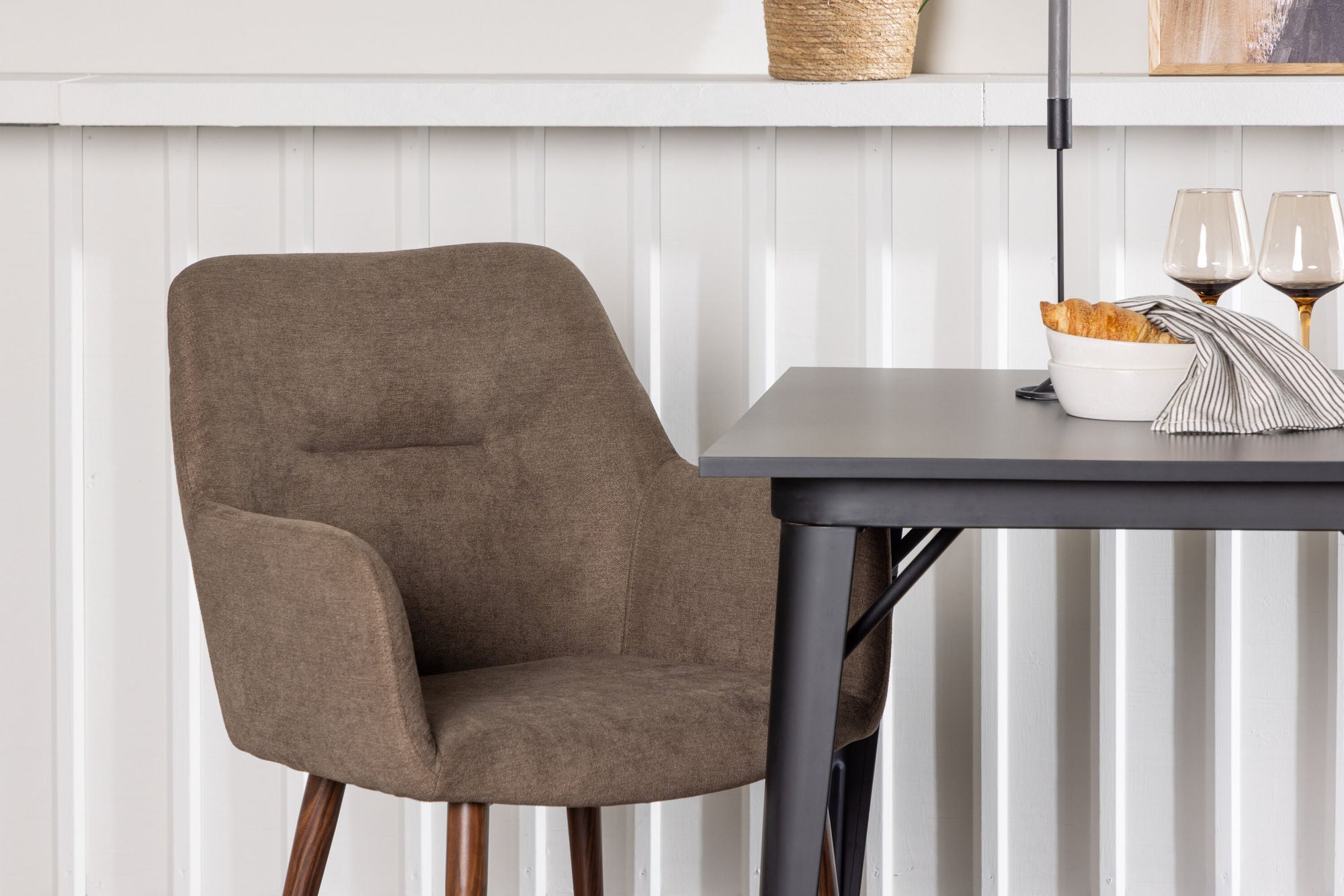 Venture Home Tempe spisebord - Black / Black MDF +Tomorrow Spisebordsstol - Dark walnut / Dark grey/Brown Fabric _2