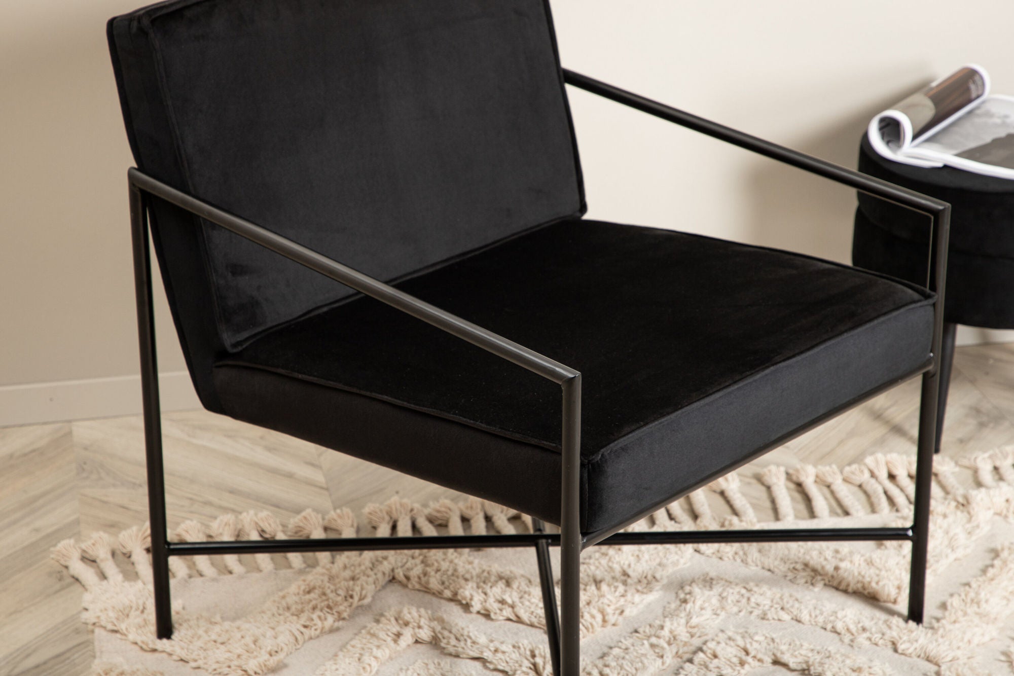 Venture Home Rakel Single Sofa - Black / Black Velvet