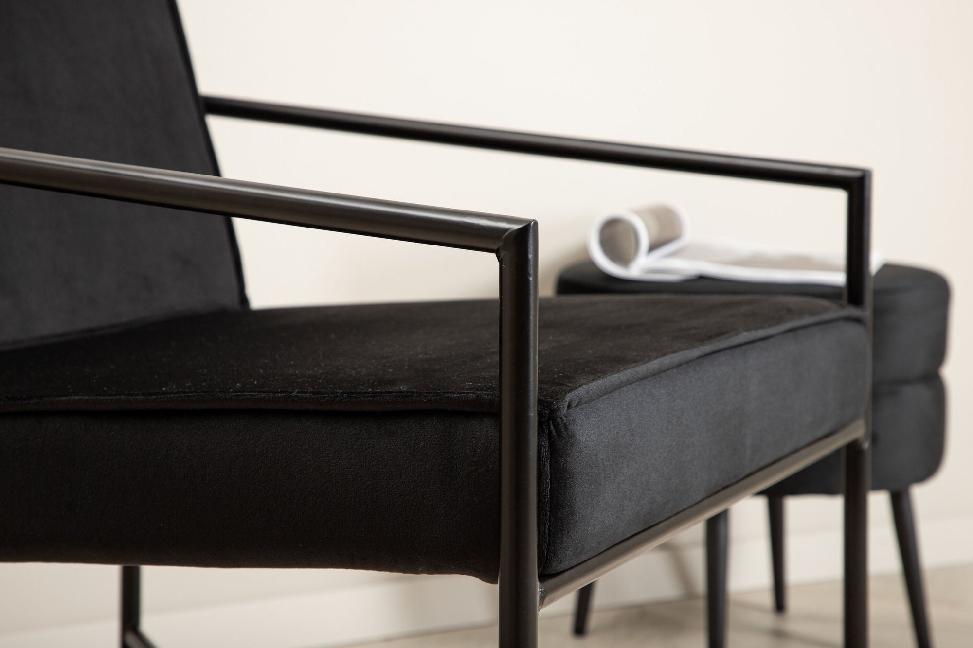 Venture Home Rakel Single Sofa - Black / Black Velvet