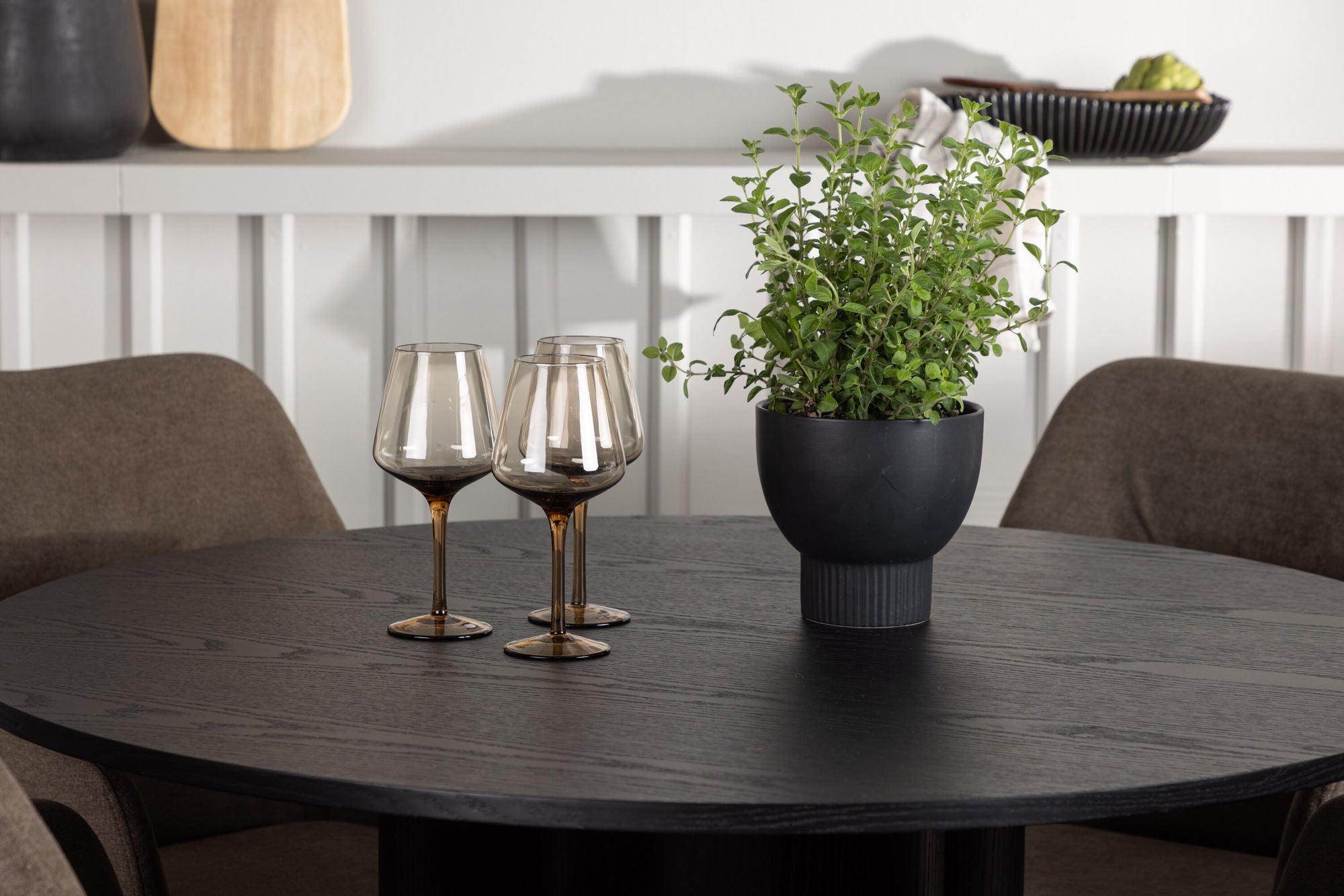 Venture Home Olivia spisebord - Black / Black Veneer +Tomorrow Spisebordsstol - Dark walnut / Dark grey/Brown Fabric _4