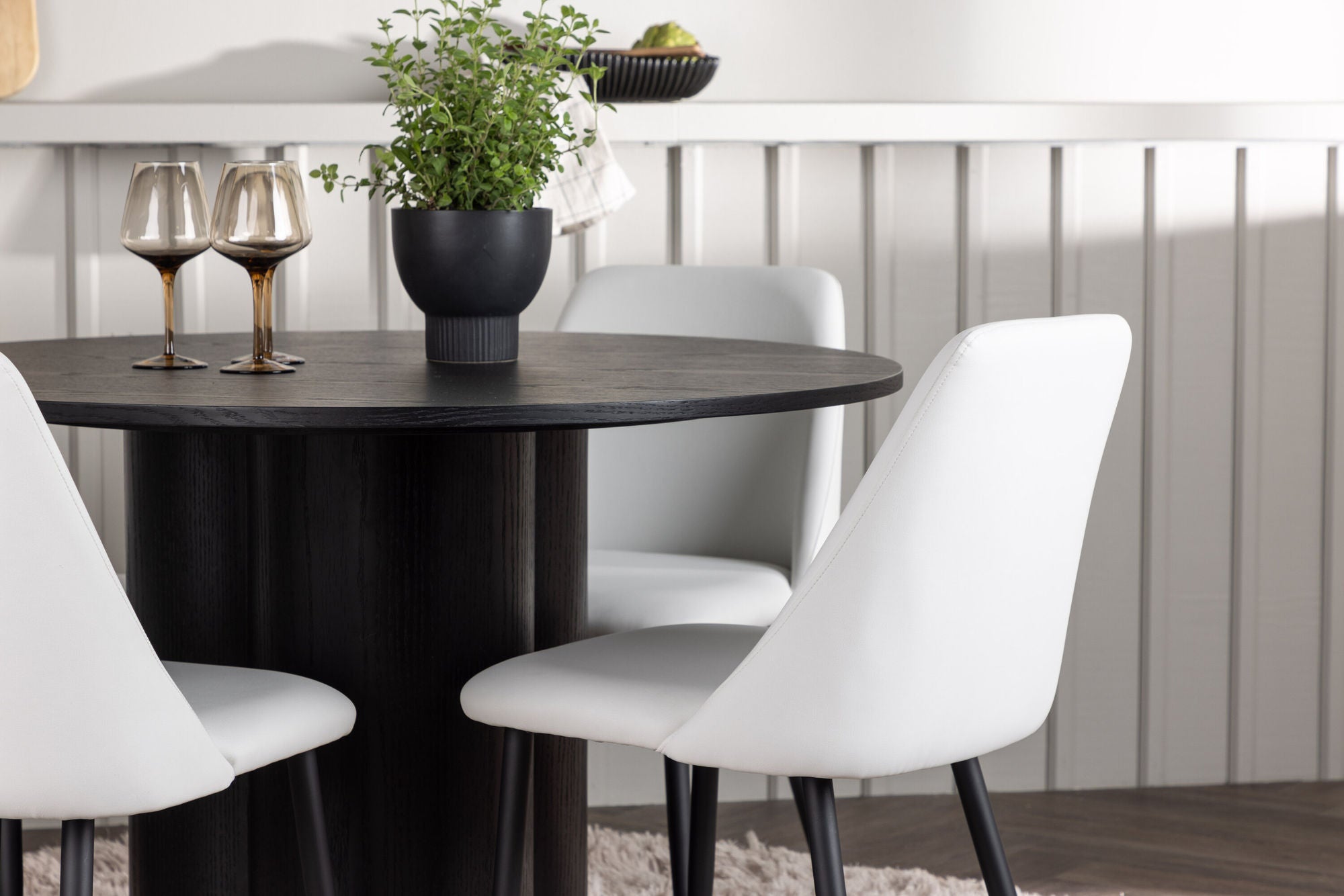 Venture Home Olivia spisebord - Black / Black Veneer +Night Spisebordsstol - Black / White PU _4
