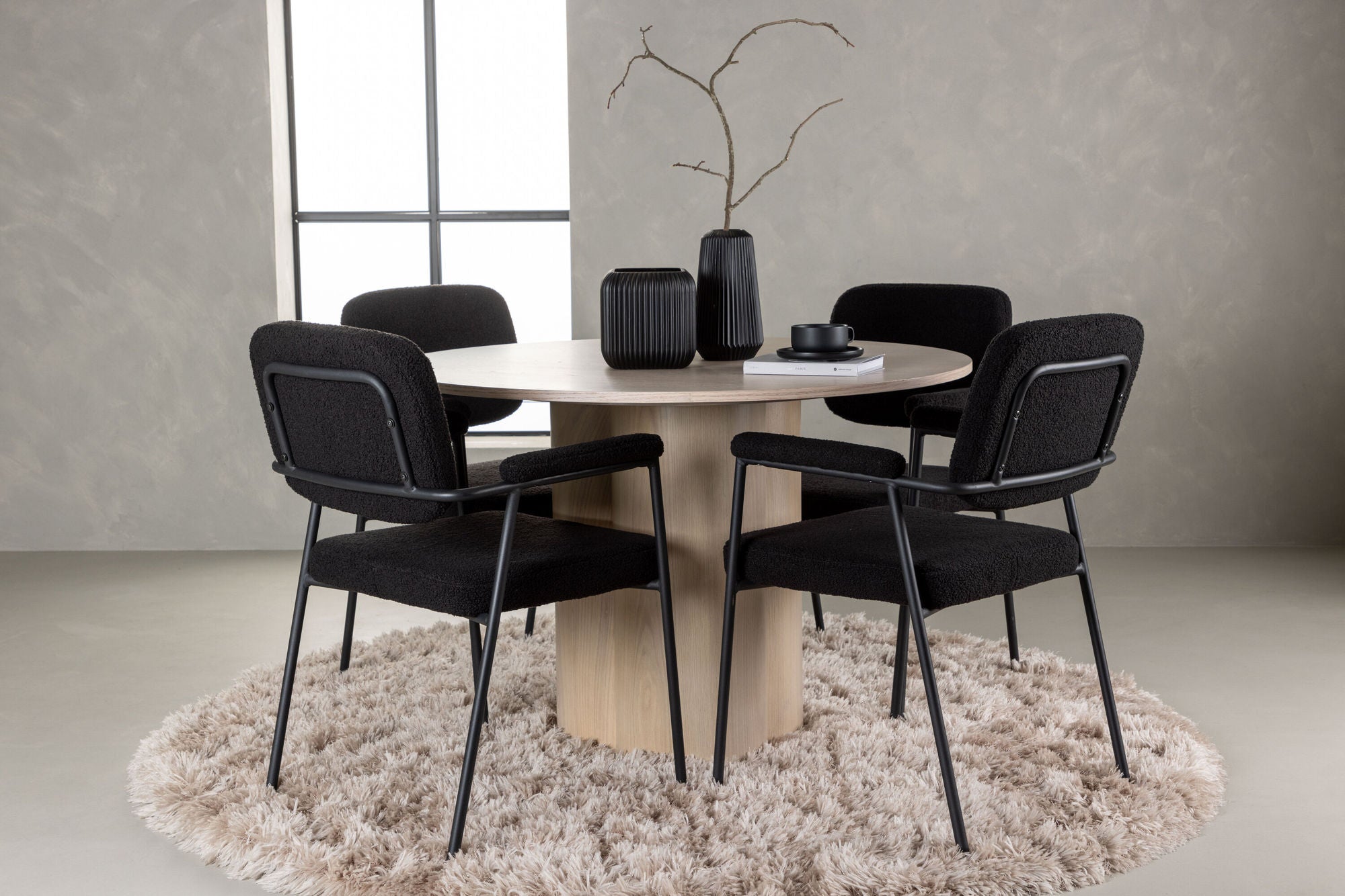 Venture Home Olivia spisebord - White Wash Veneer +Yesterday Spisebordsstol - Black / Black Boucle _4