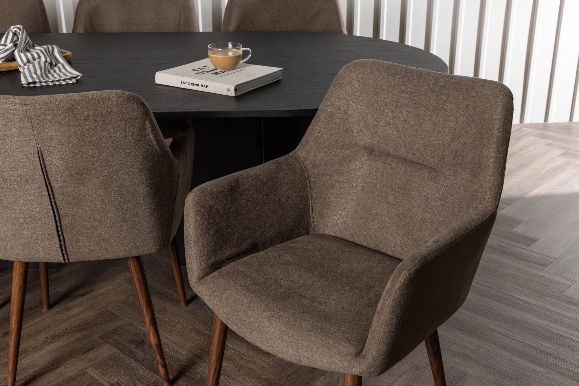 Venture Home Bootcut Oval spisebord - Black / Black Fanéer +Tomorrow Spisebordsstol - Dark walnut / Dark grey/Brown Fabric _6