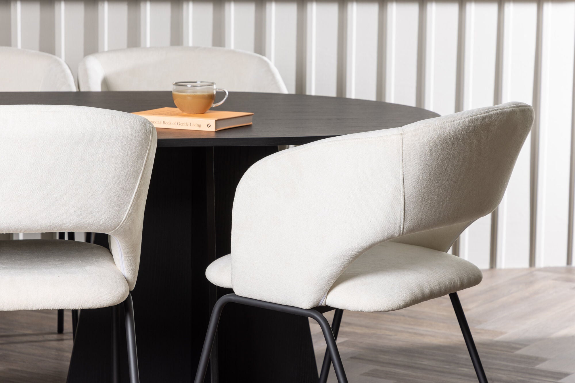 Venture Home Bootcut Oval spisebord - Black / Black Fanéer +Day Spisebordsstol - Matte black / White Linen _6
