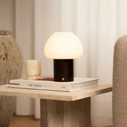Fynn Mørkebrun genopladelig træ bordlampe