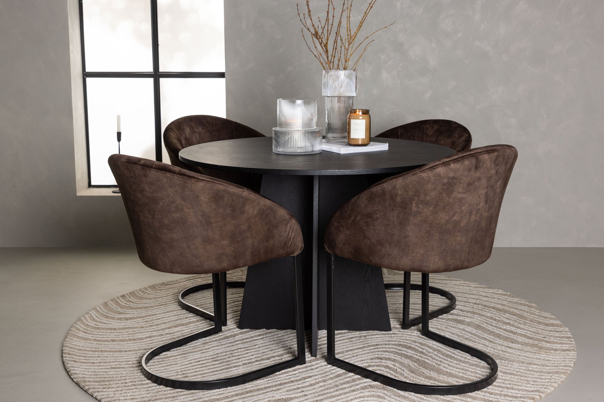 Venture Home Bootcut rund spisebord - Black / Black Fanéer +Evening Spisebordsstol - Matte brown / Brown Fabric _4