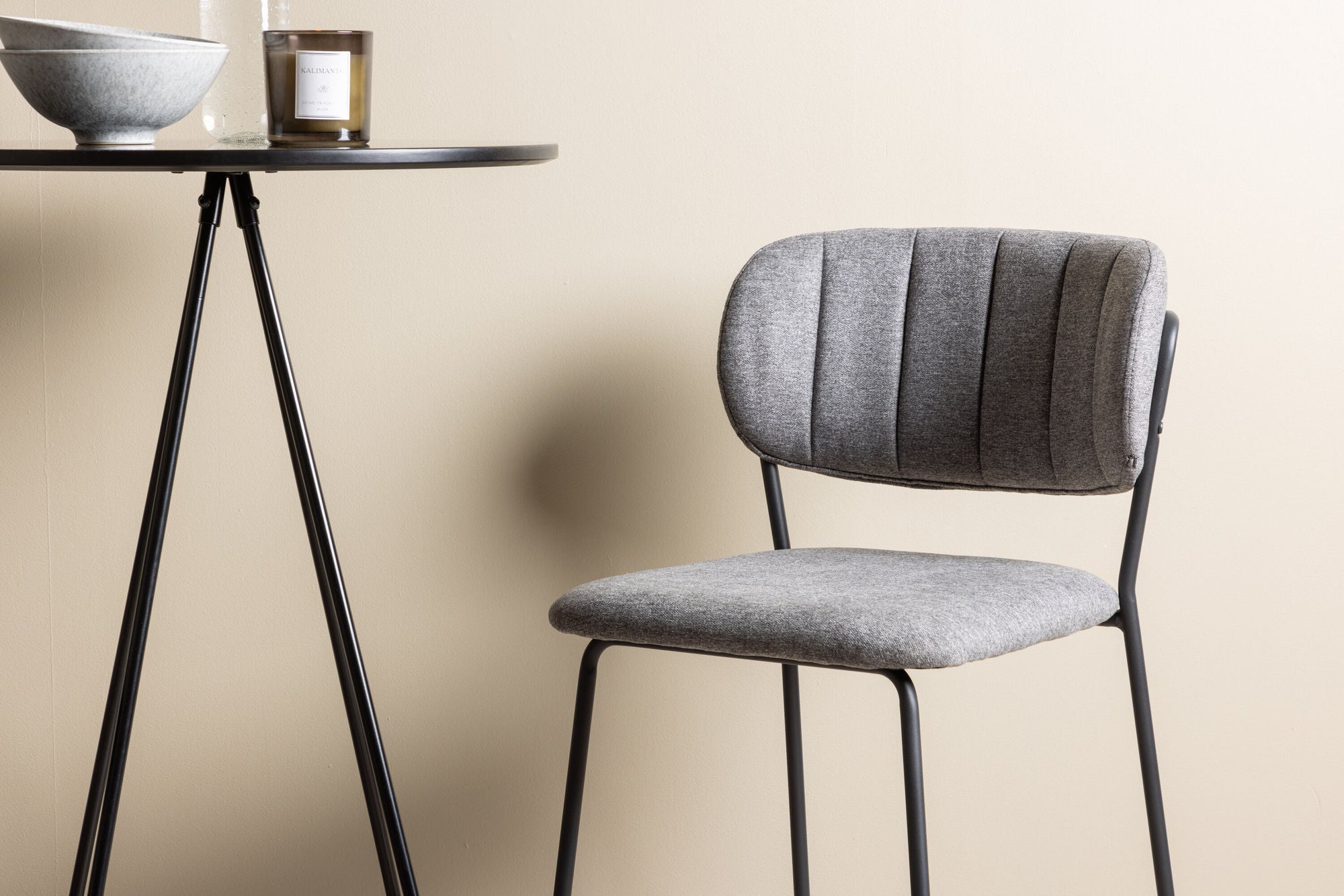 Venture Home Bistro Bar bord φ60 - Black / MDF with veneer +Bell Bar stol - Black / Grey Fabric _2