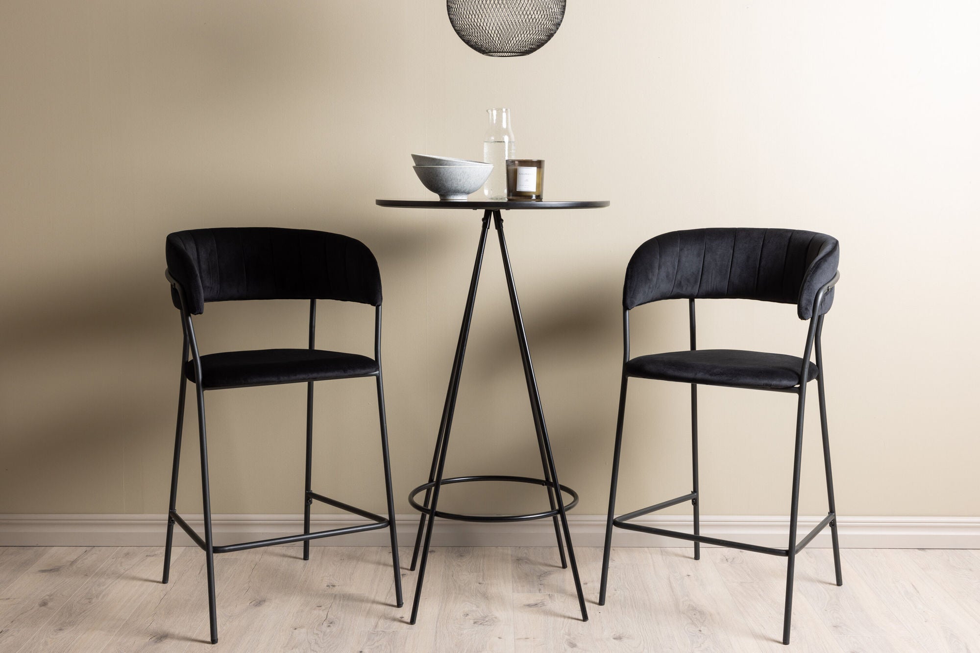 Venture Home Bistro Bar bord φ60 - Black / MDF with veneer +Lui Bar stol - Black / Black PU _2