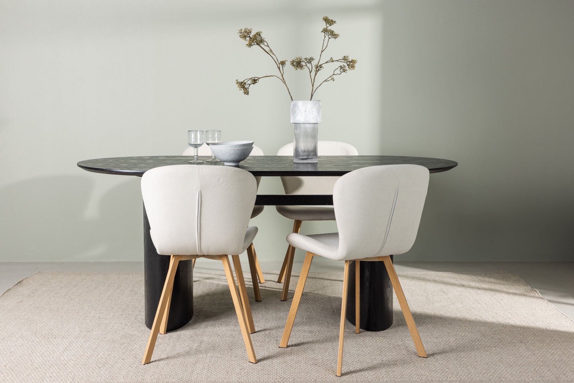 Venture Home Isolde spisebord 180*75 - Black / Black MDF +Lilja Spisebordsstol - Oaklook / Beige Fabric _4