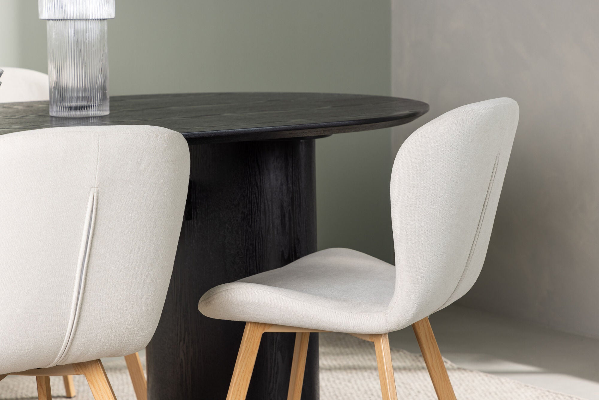 Venture Home Isolde spisebord 180*75 - Black / Black MDF +Lilja Spisebordsstol - Oaklook / Beige Fabric _4