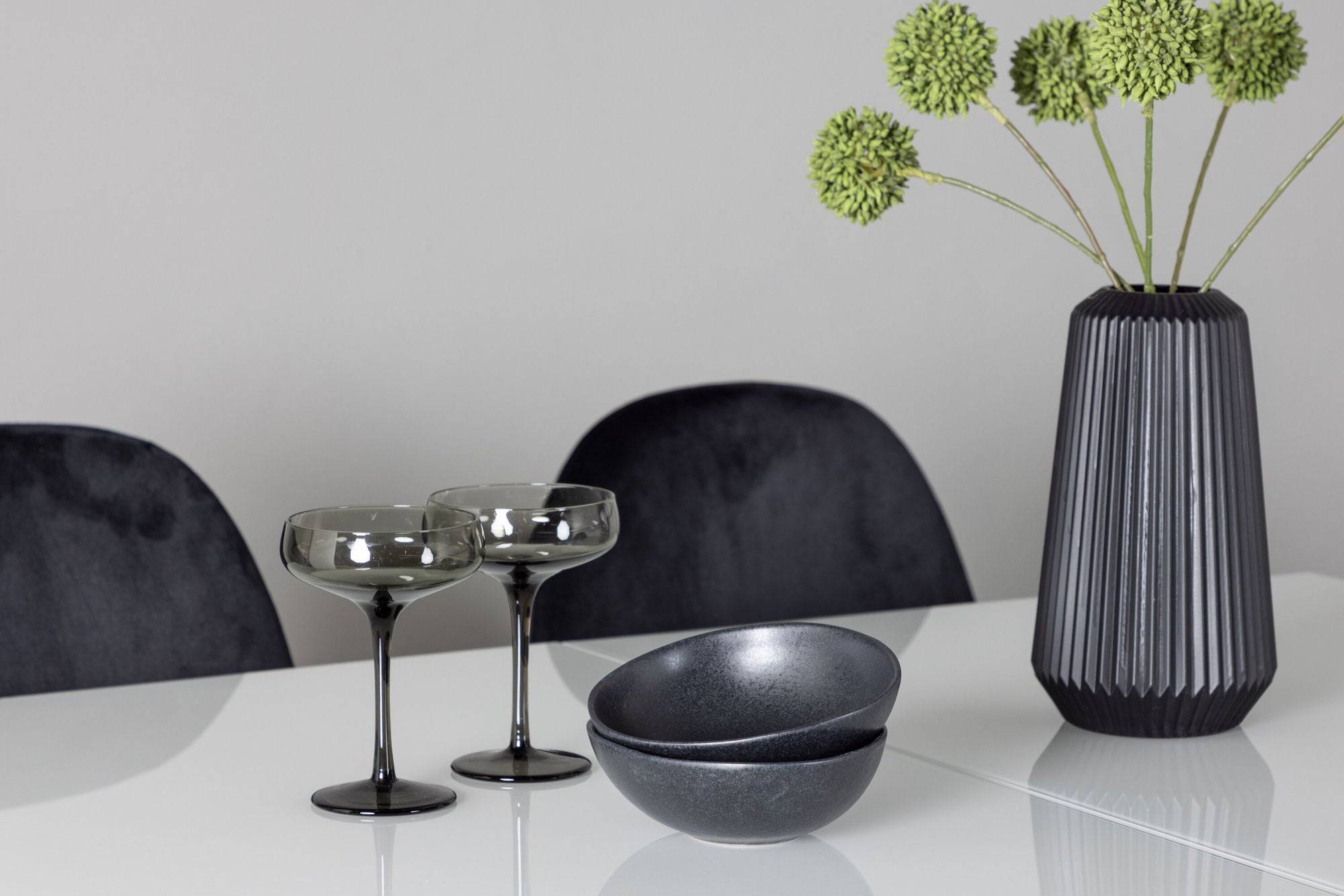Venture Home Pluto spisebord 120/160*90- White / MDF Glass +Polar Spisebordsstol - Black legs / Black Velvet _4