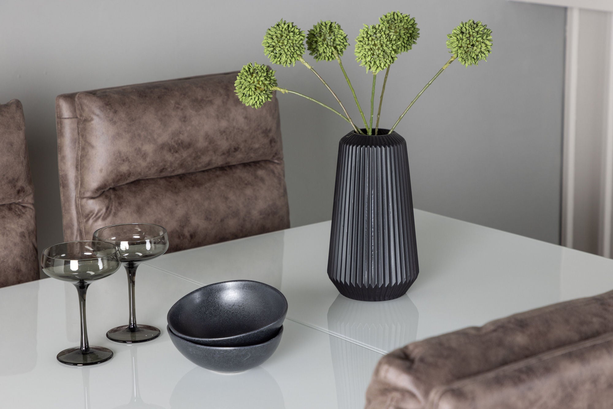 Venture Home Pluto spisebord 120/160*90- White / MDF Glass +Zizo Spisebordsstol - Black / Brown Microfiber fabric _4