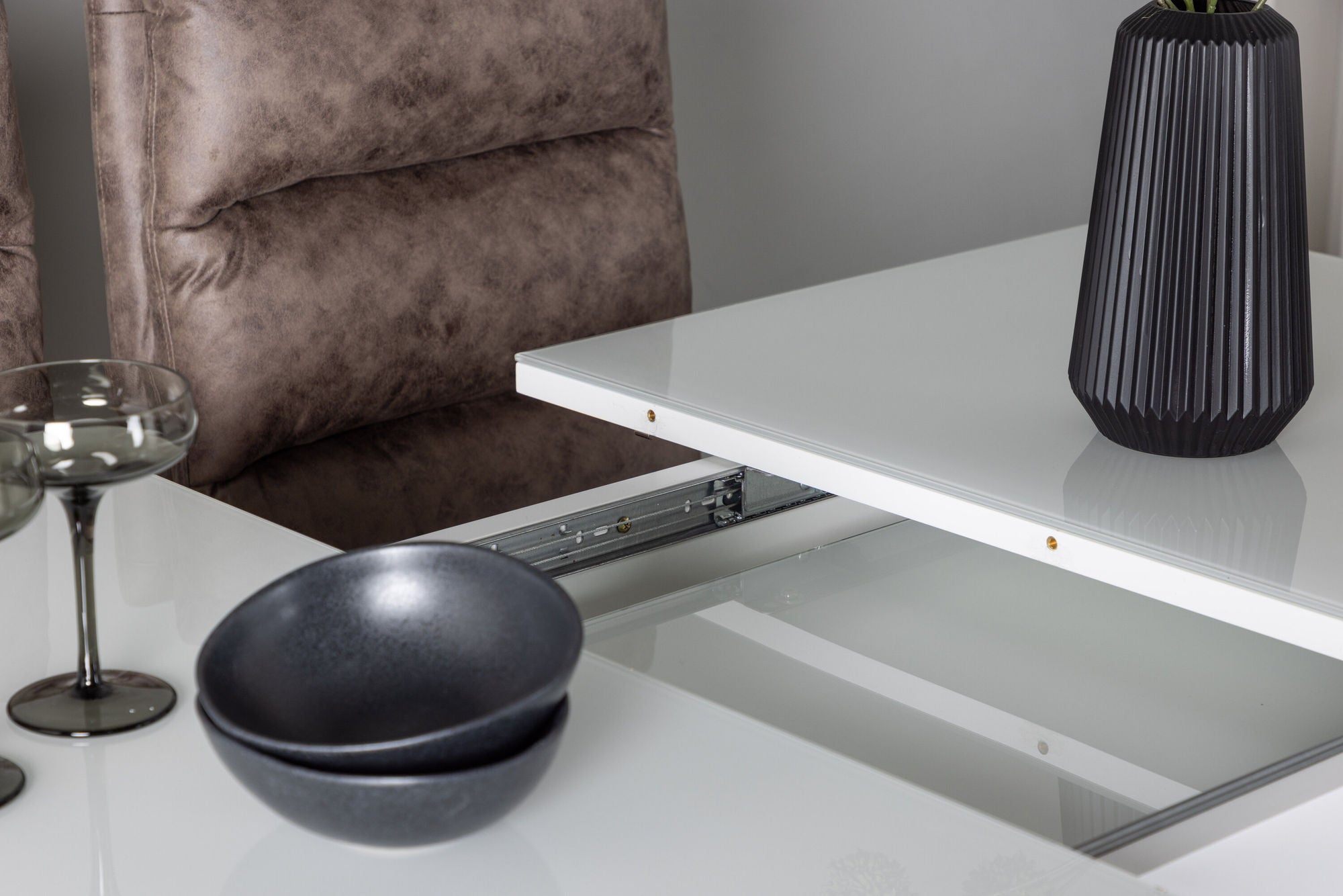 Venture Home Pluto spisebord 120/160*90- White / MDF Glass +Zizo Spisebordsstol - Black / Brown Microfiber fabric _4