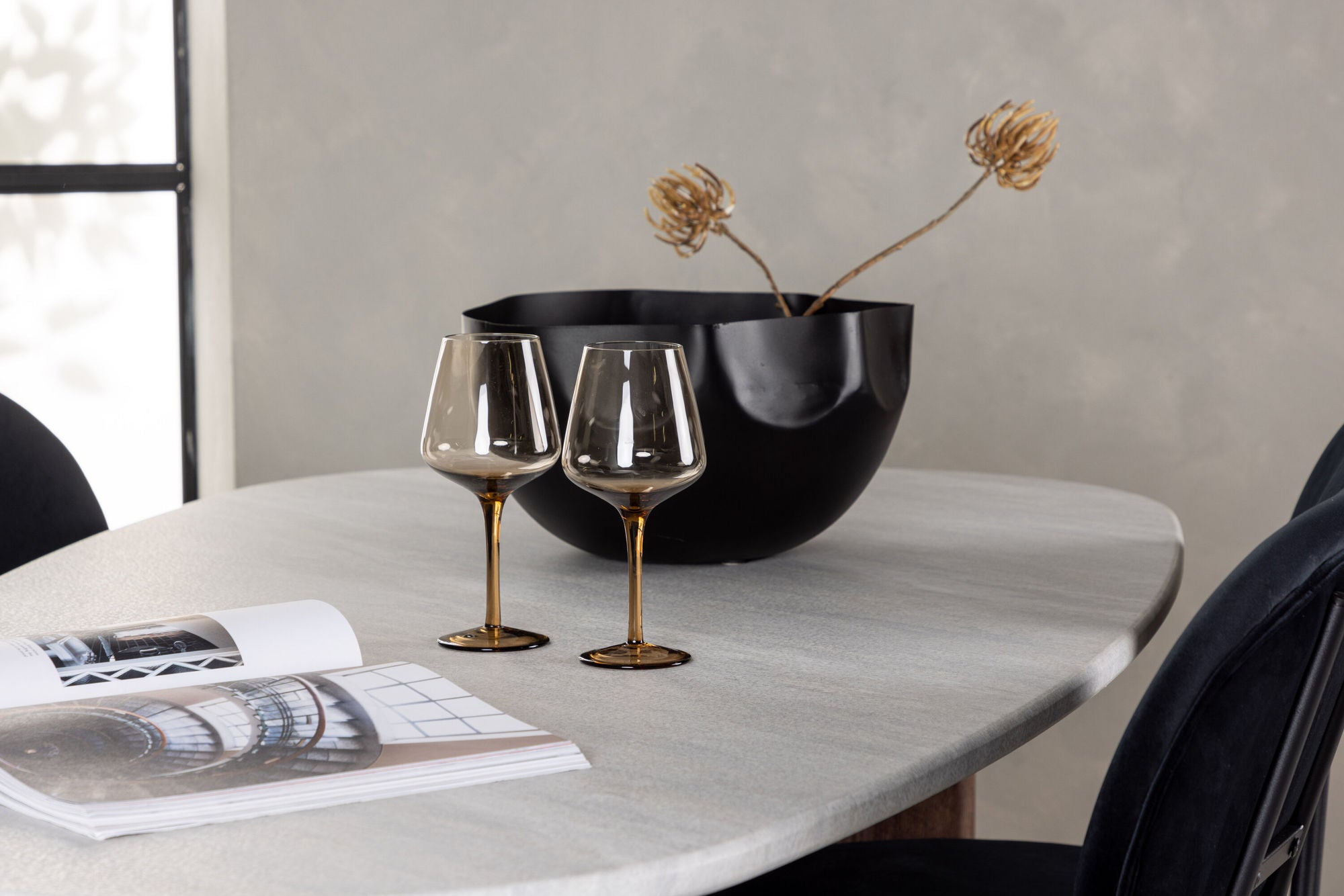 Venture Home Grönvik spisebord 180*75 - Mocca / Offwhite Concretelook MDF +Stella Spisebordsstol - Black / Black Velvet _4