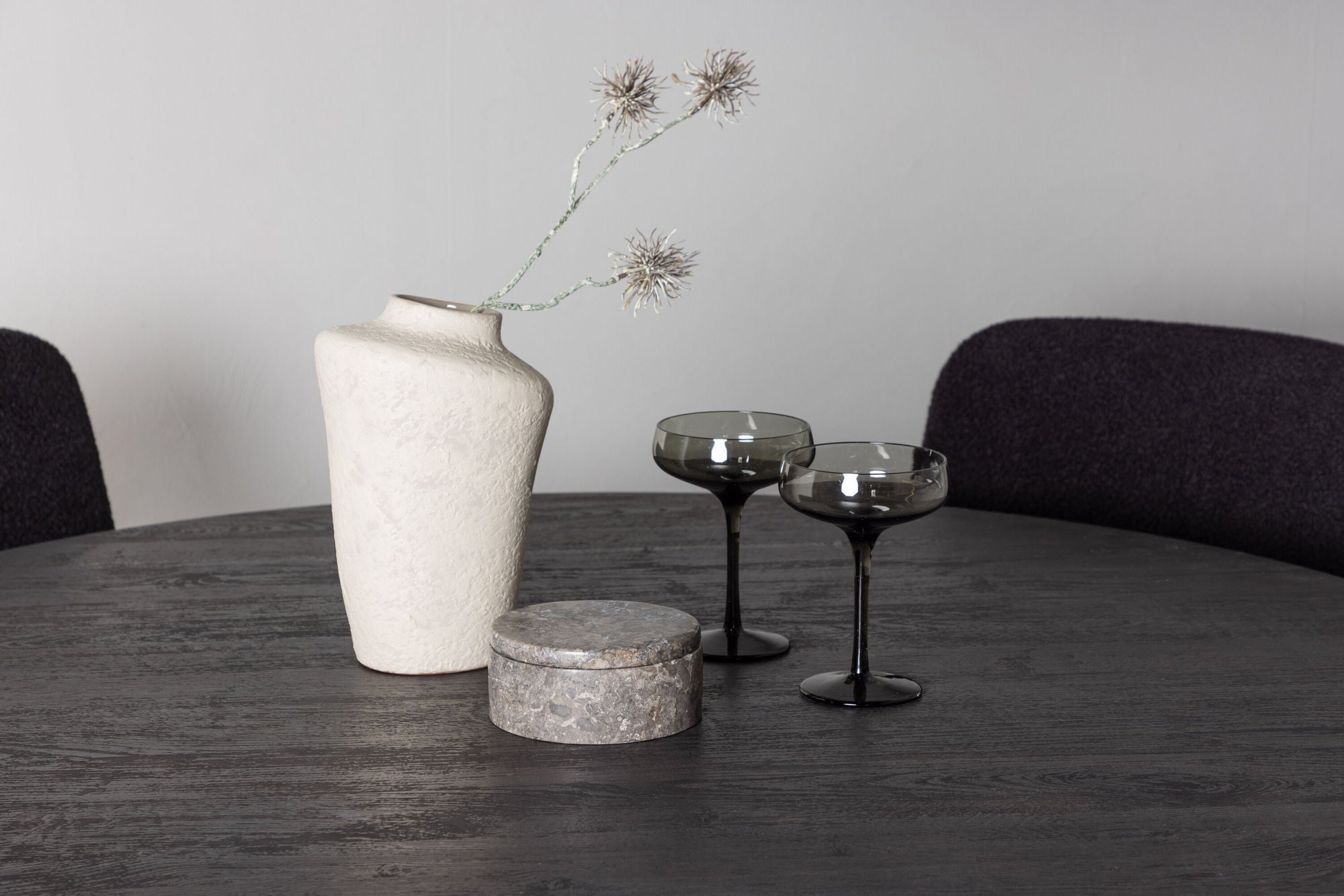 Venture Home Lanzo spisebord φ120 - Mocca/Mocca +Yesterday Spisebordsstol - Black / Black Boucle _4