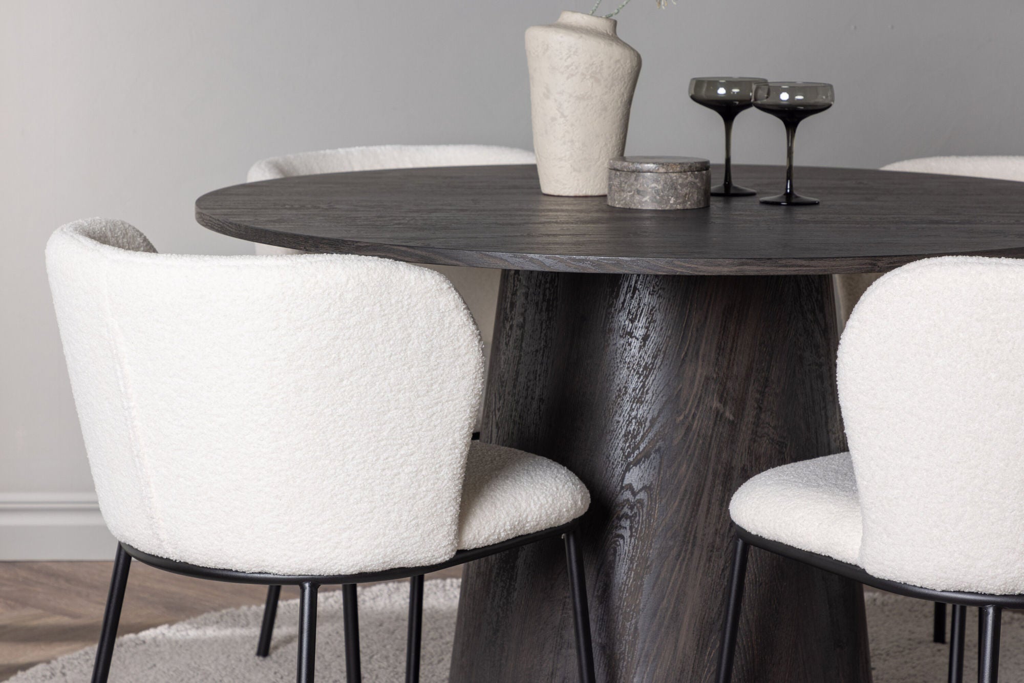 Venture Home Lanzo spisebord φ120 - Mocca/Mocca +Edina Spisebordsstol - Black / White Boucle _4