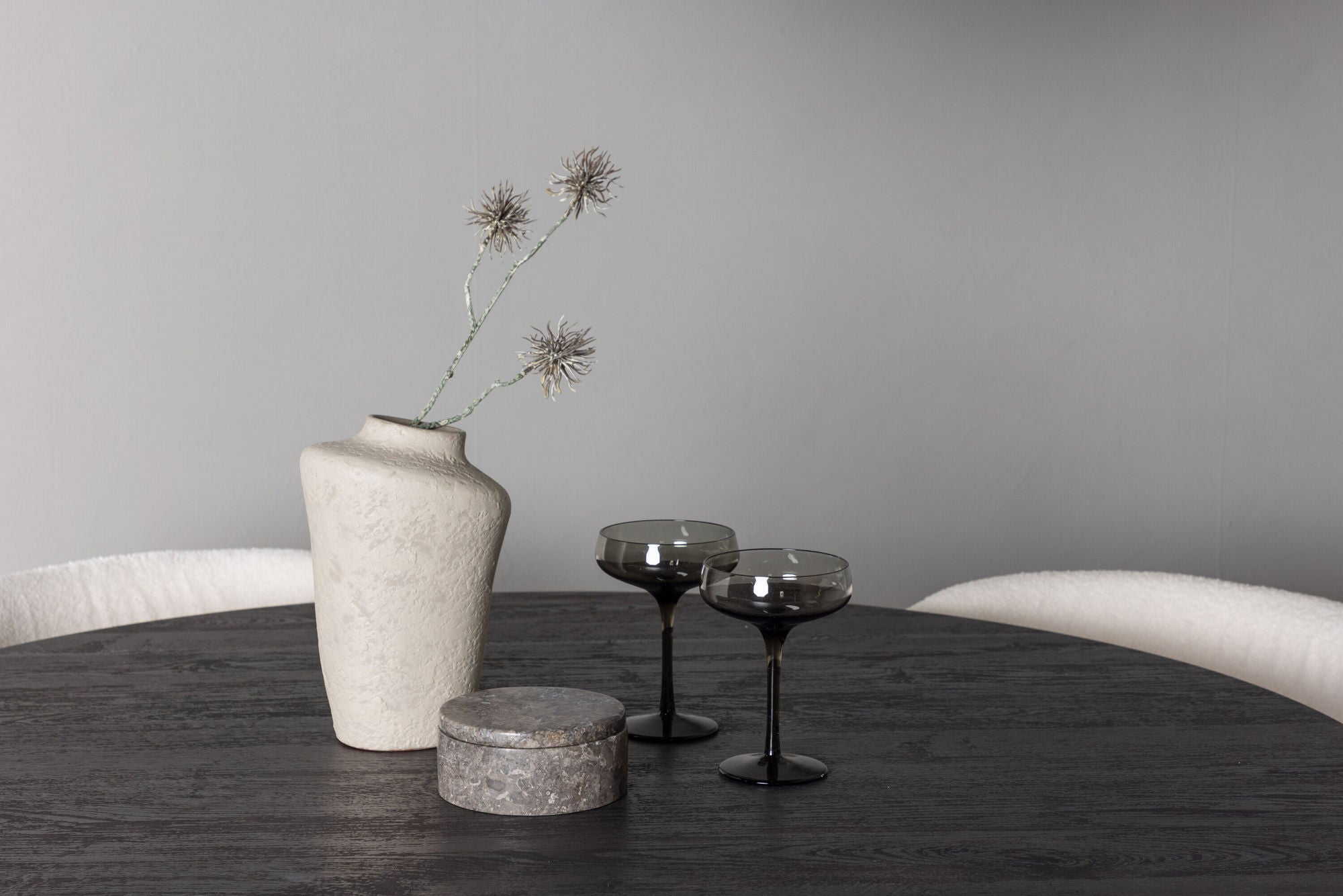 Venture Home Lanzo spisebord φ120 - Mocca/Mocca +Edina Spisebordsstol - Black / White Boucle _4
