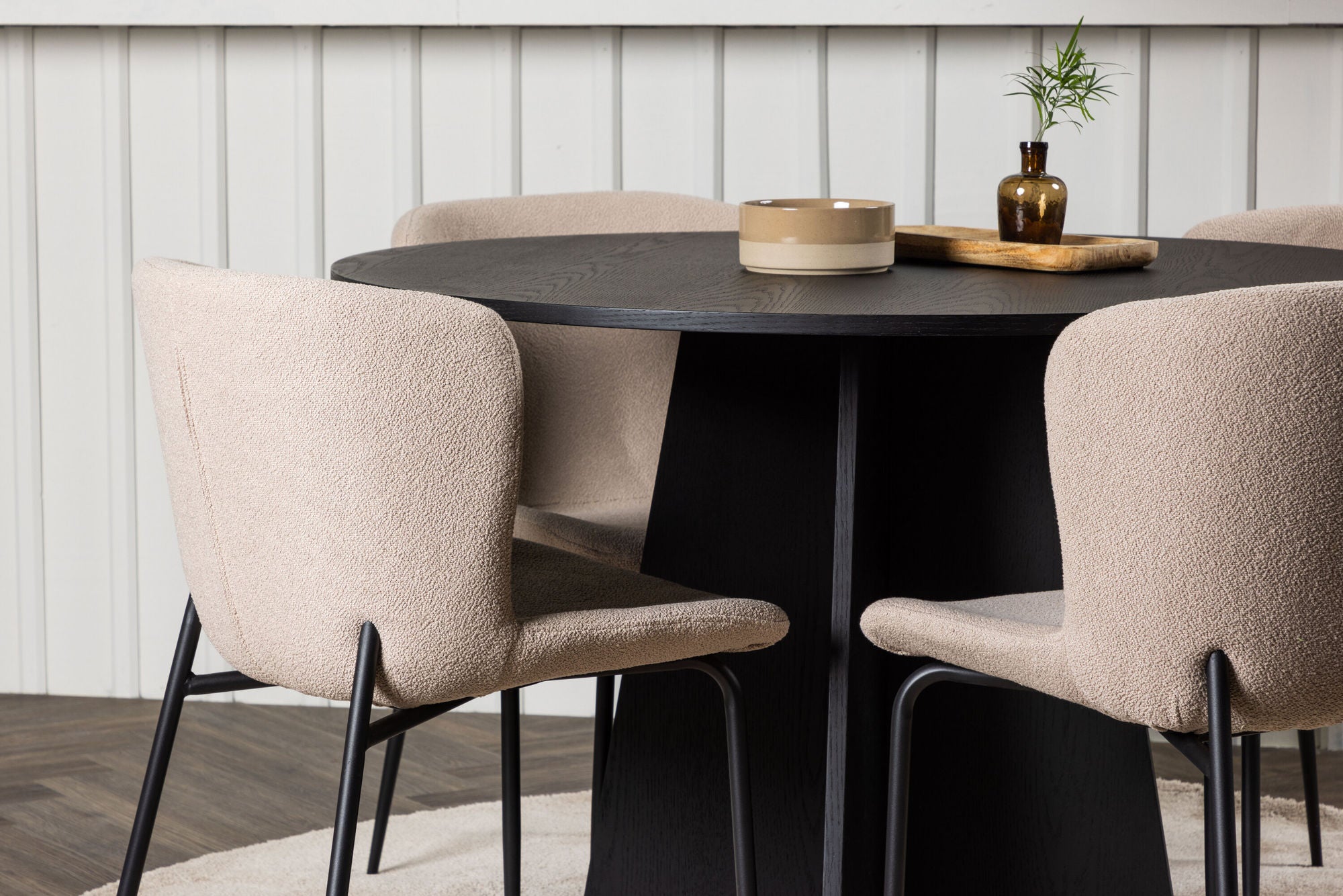 Venture Home Bootcut rund spisebord - Black / Black Fanéer +Modesto Spisebordsstol - Beige / Beige Boucle _4
