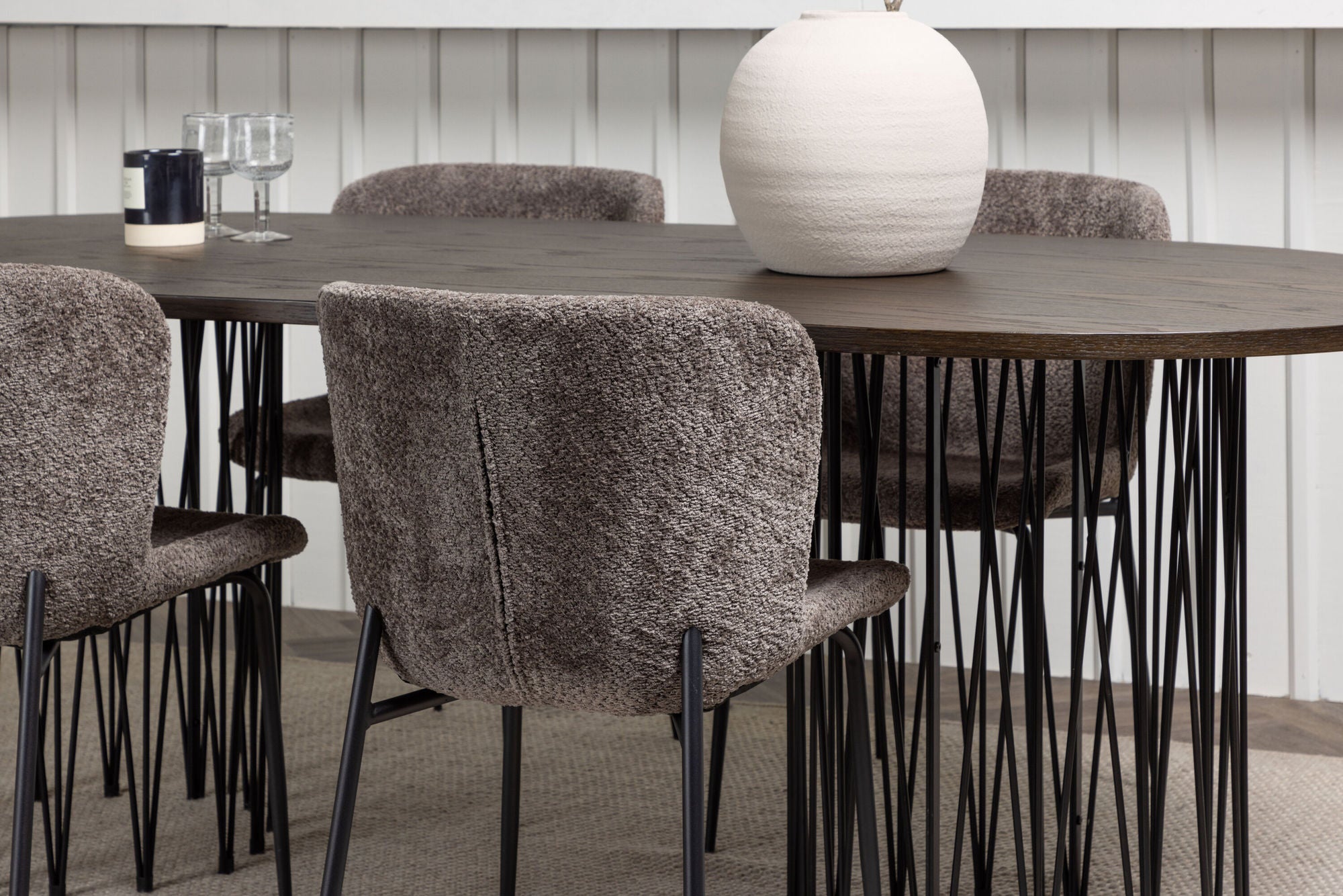 Venture Home Stone oval spisebord - Black / Mocca Veneer +Modesto Spisebordsstol - Grey / Smoked Black Boucle _4