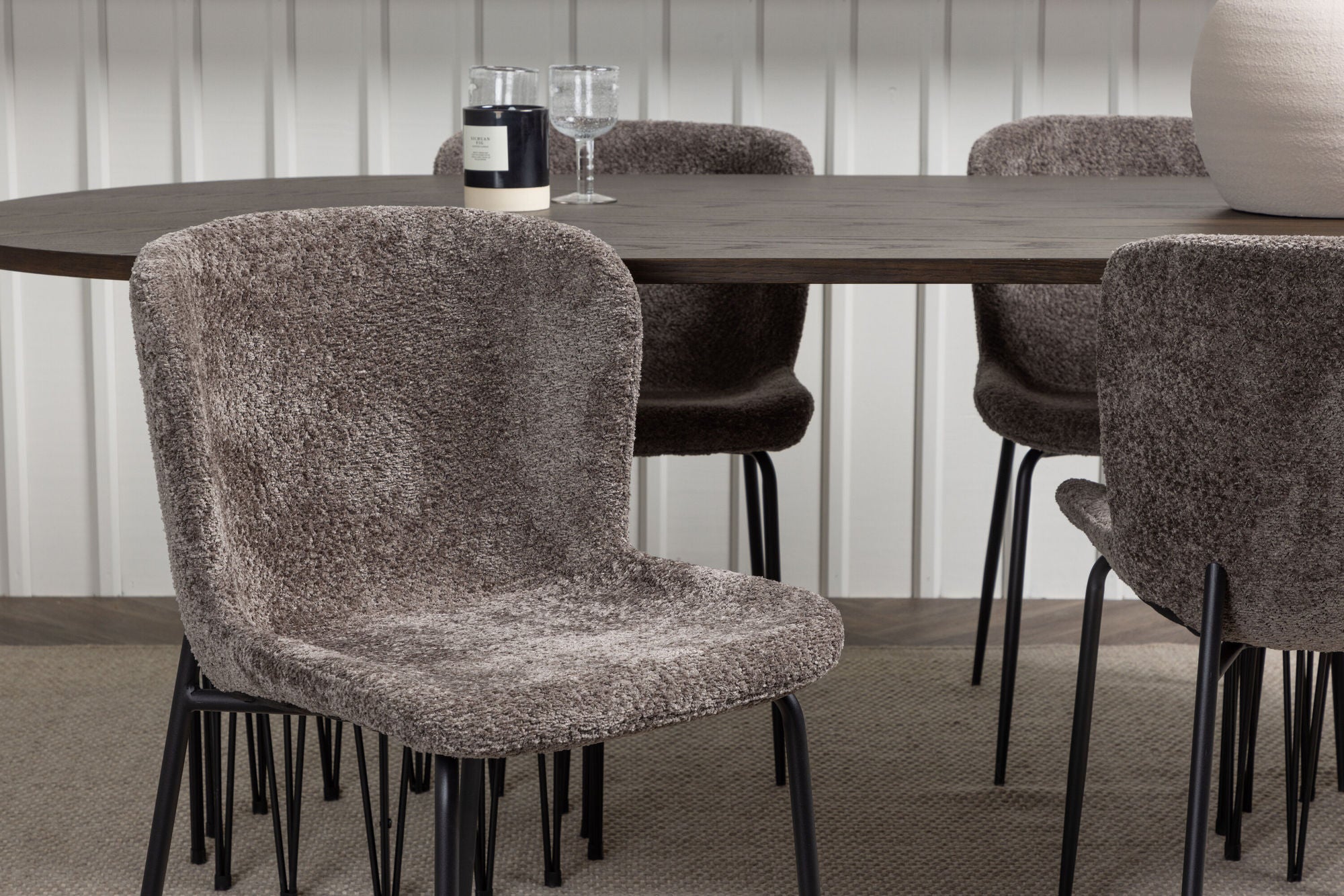 Venture Home Stone oval spisebord - Black / Mocca Veneer +Modesto Spisebordsstol - Grey / Smoked Black Boucle _4
