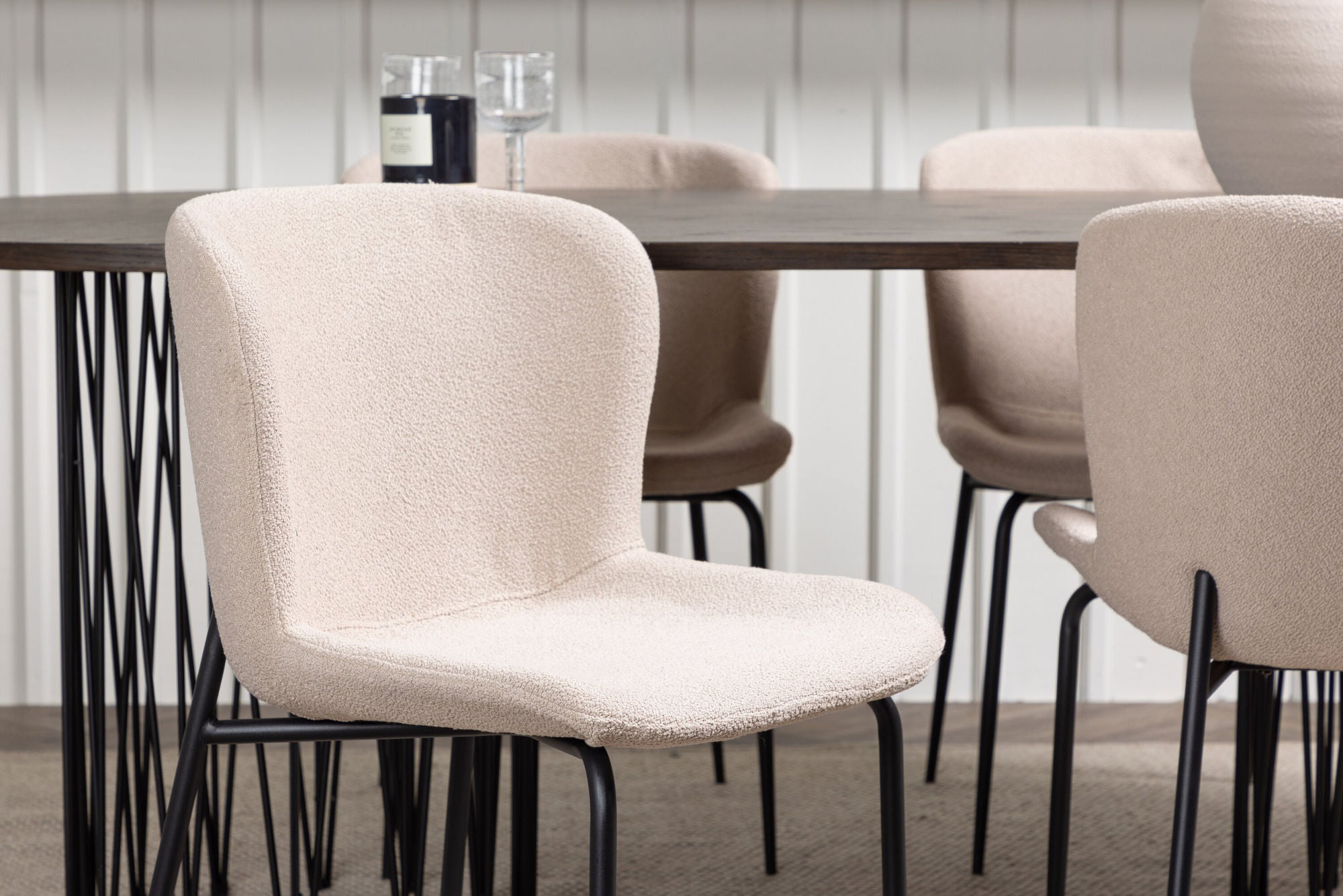 Venture Home Stone oval spisebord - Black / Mocca Veneer +Modesto Spisebordsstol - Beige / Beige Boucle _4